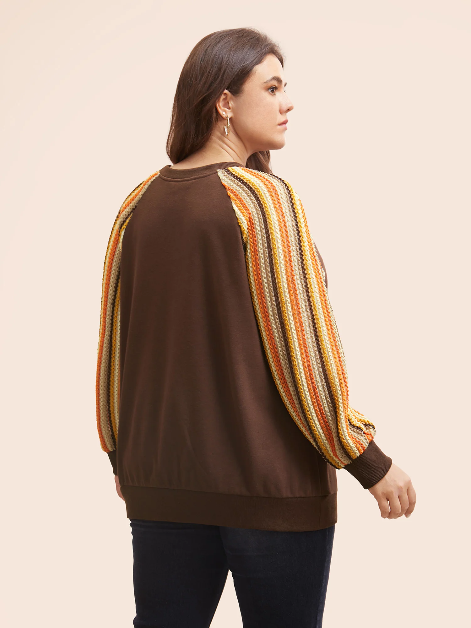 Striped Textured Patchwork Raglan Sleeve Sweatshirt - Image 5