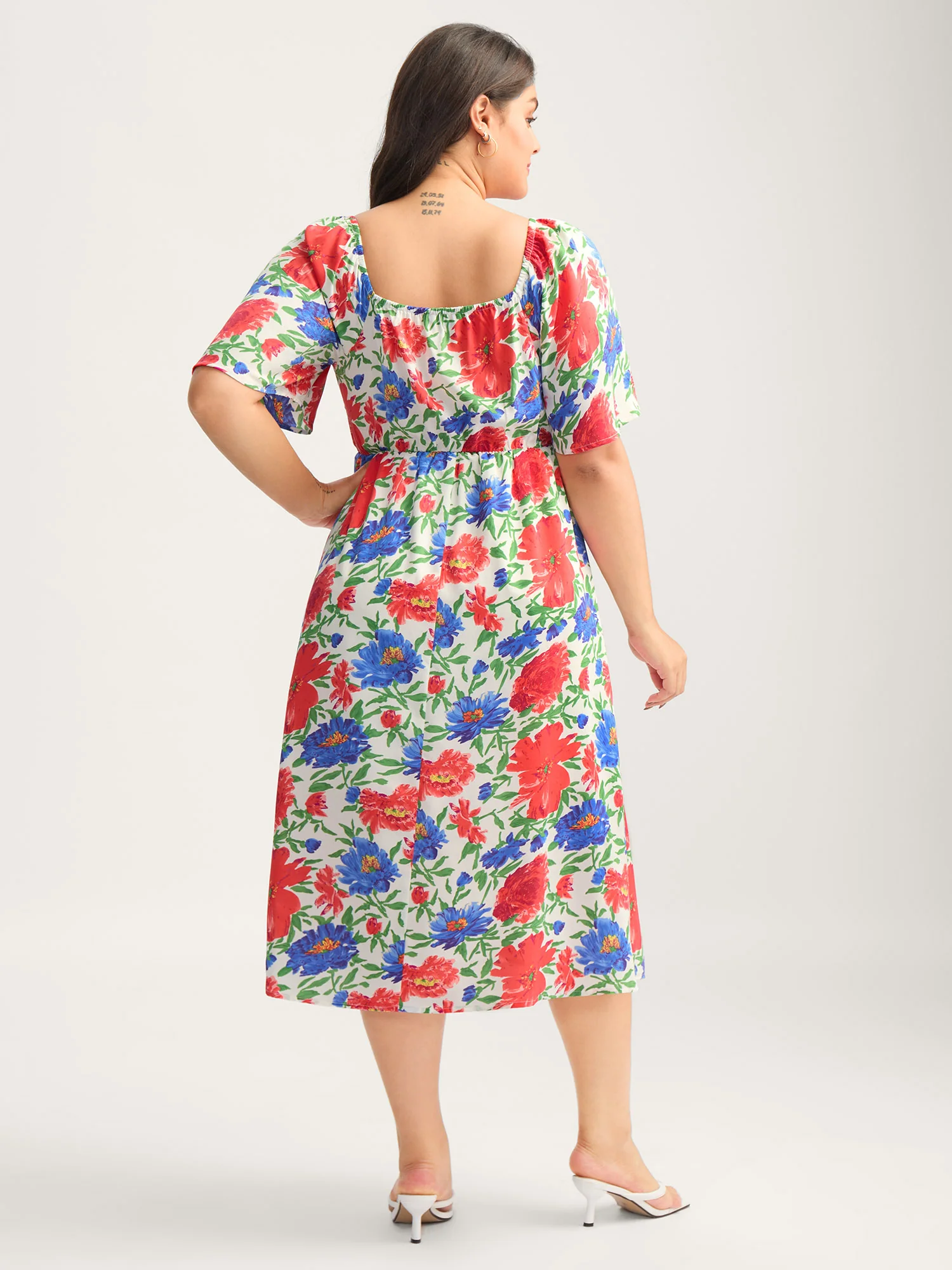Sunkissed Floral Shirred Pockets Midi Dress - Image 4