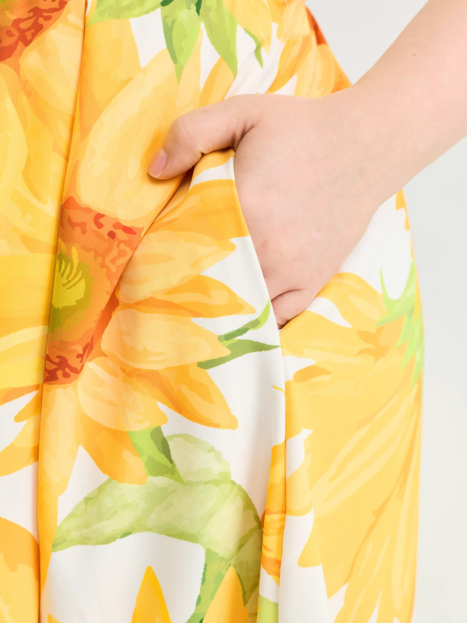 Sunkissed Sunflower Print Shirred Maxi Dress - Image 3