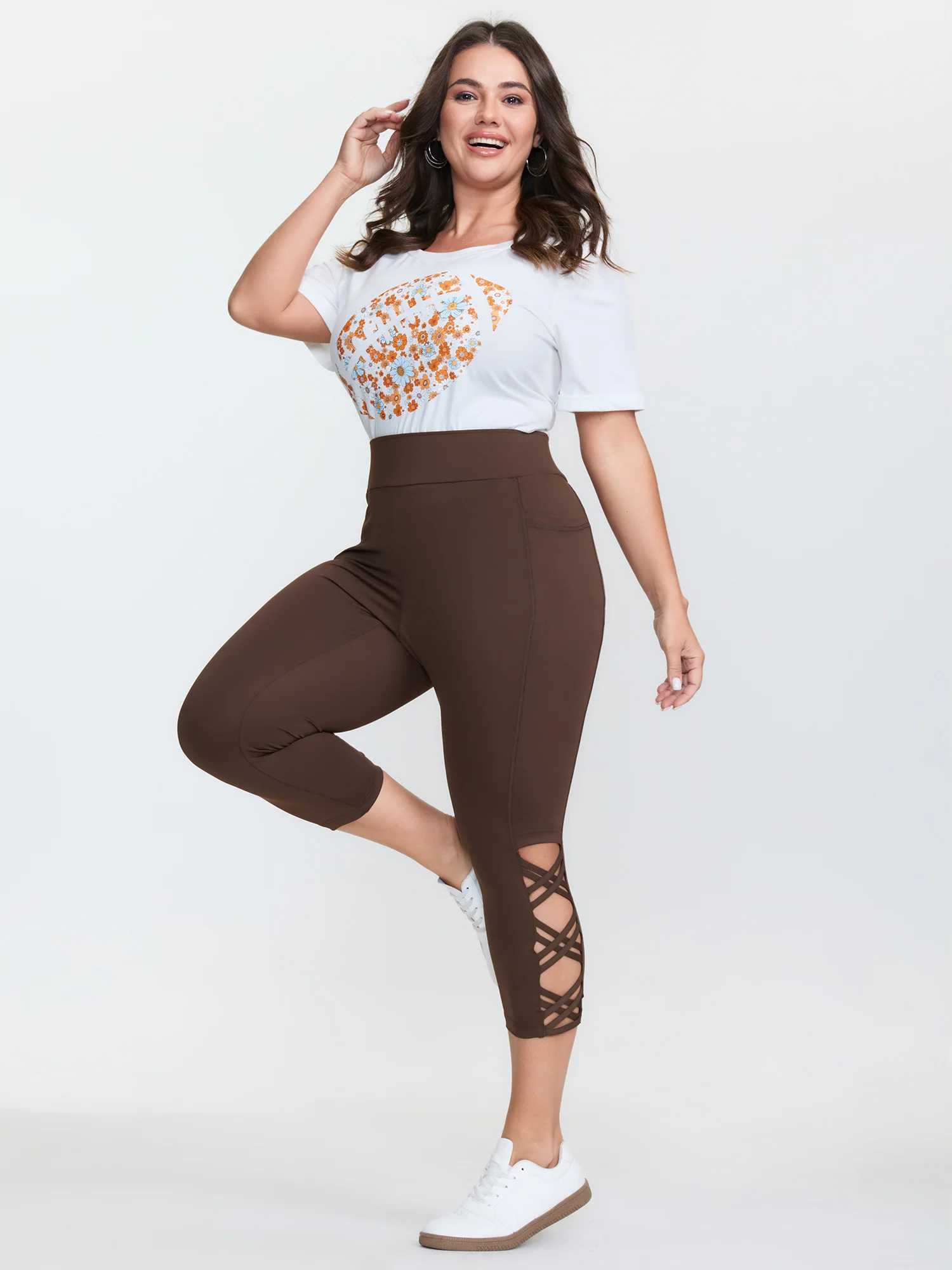 Super Stretchy Crisscross Pockets Capri Leggings - Image 2