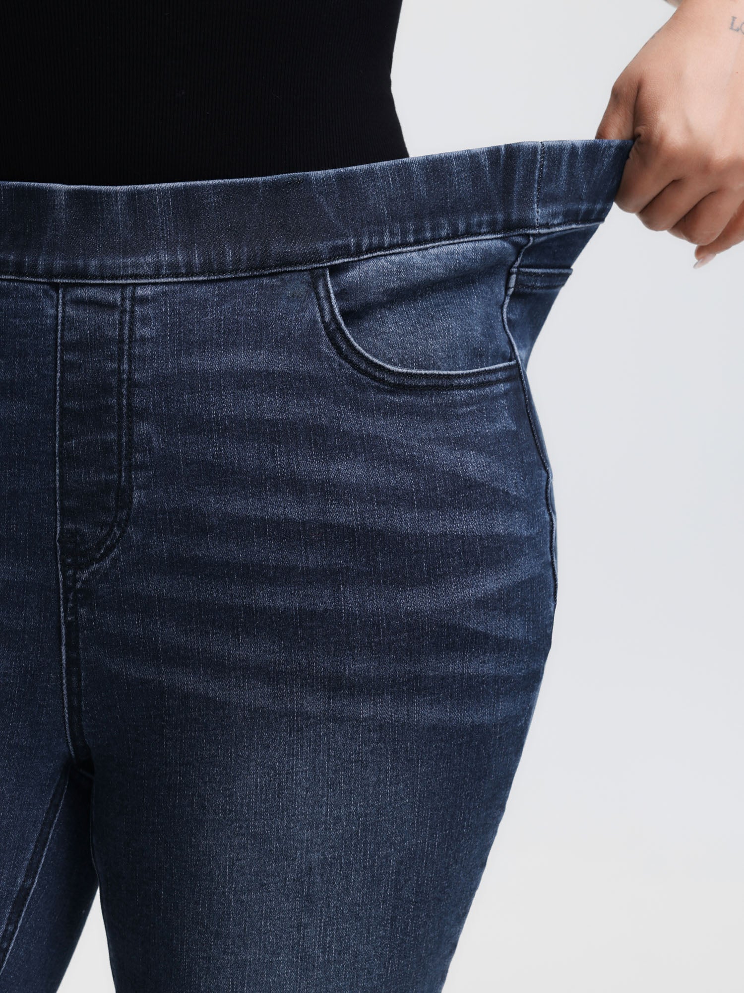 Super Stretchy Pull-On Cropped Skinny-Fit Jeans - Image 4