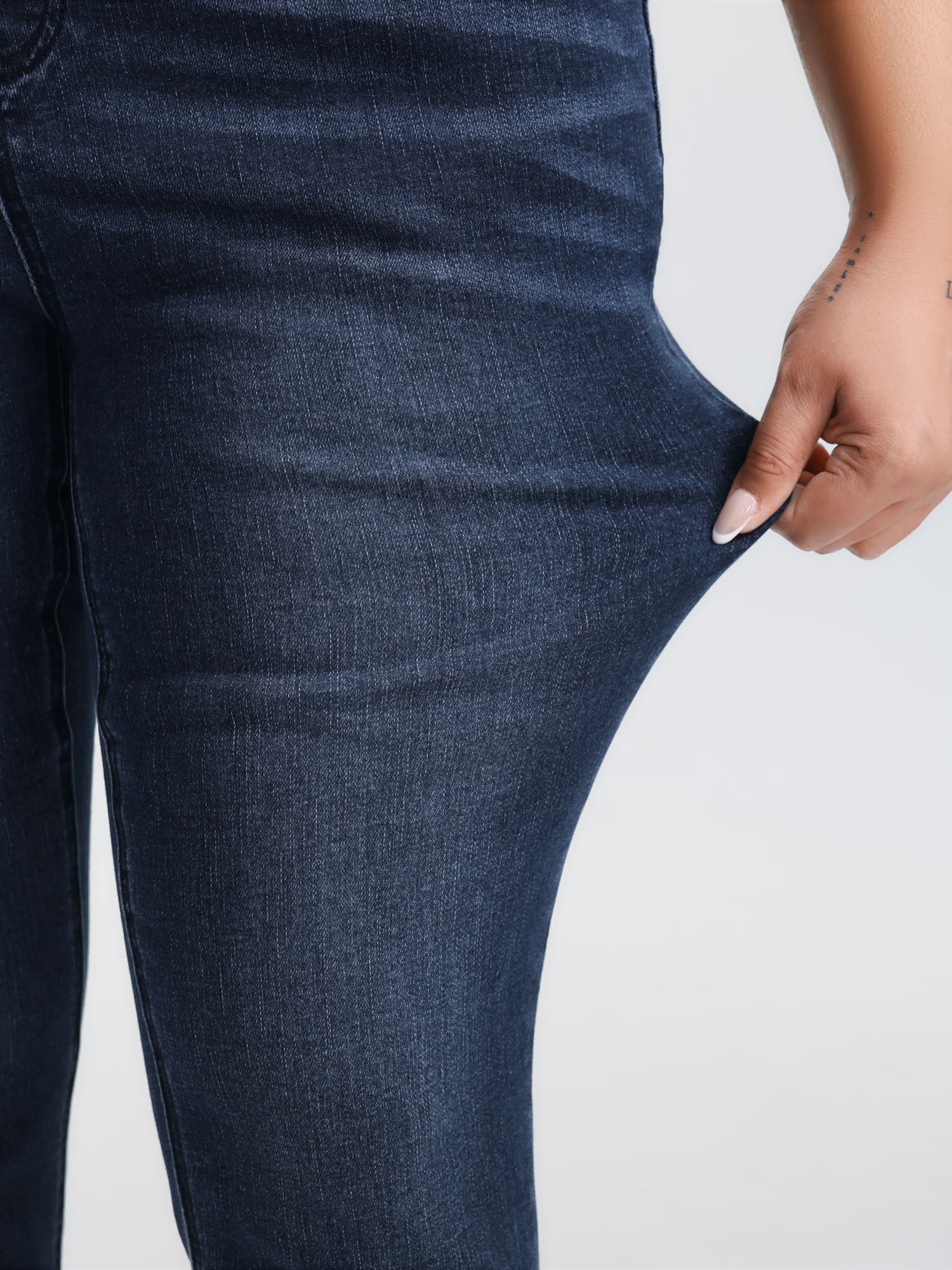 Super Stretchy Pull-On Cropped Skinny-Fit Jeans - Image 5