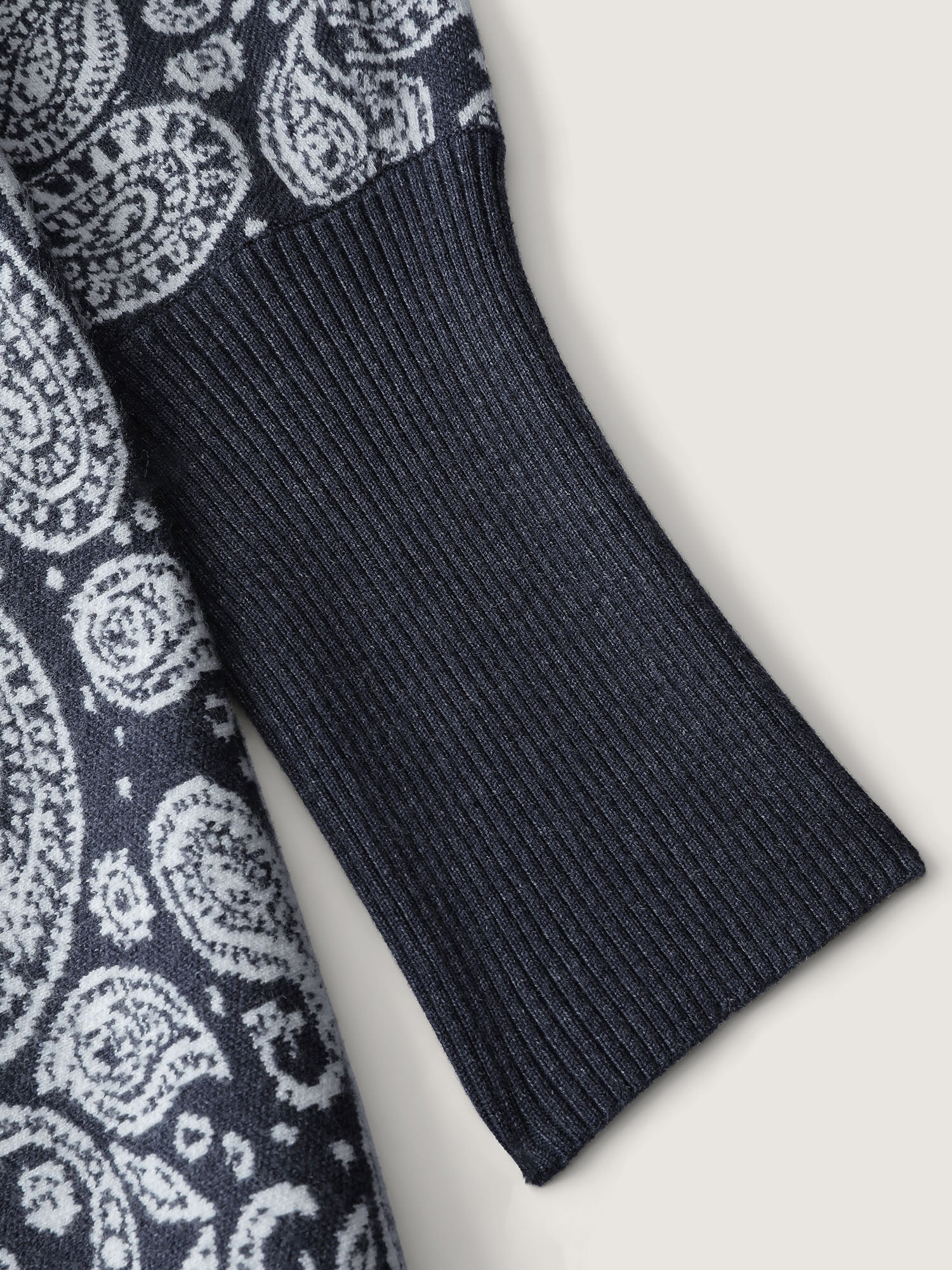 Supersoft Arc Hem Paisley Print Pocket Knit Cardigan - Image 7