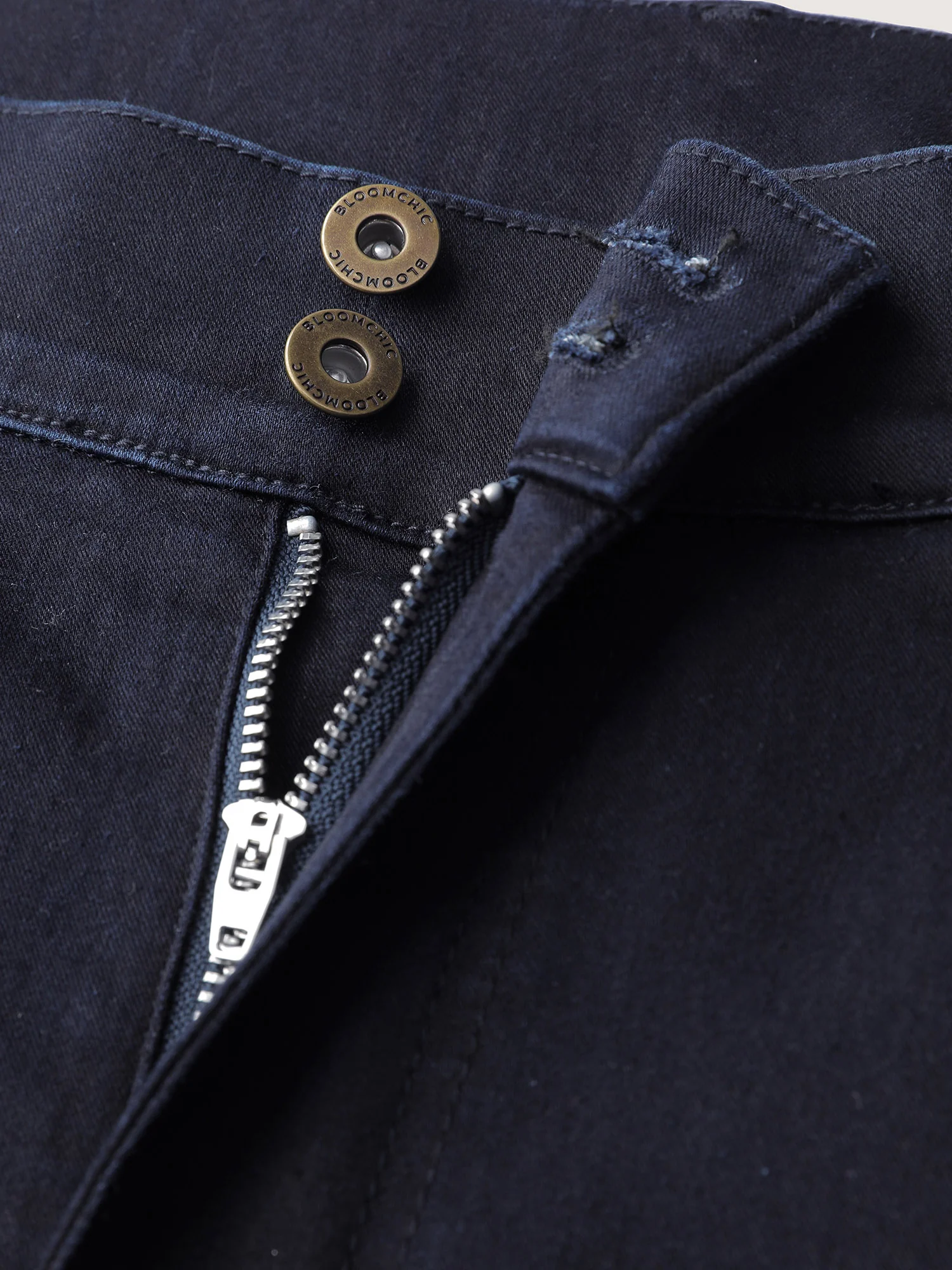 Supersoft Butt-Lifting Stretchy Skinny-Fit Jeans - Image 7