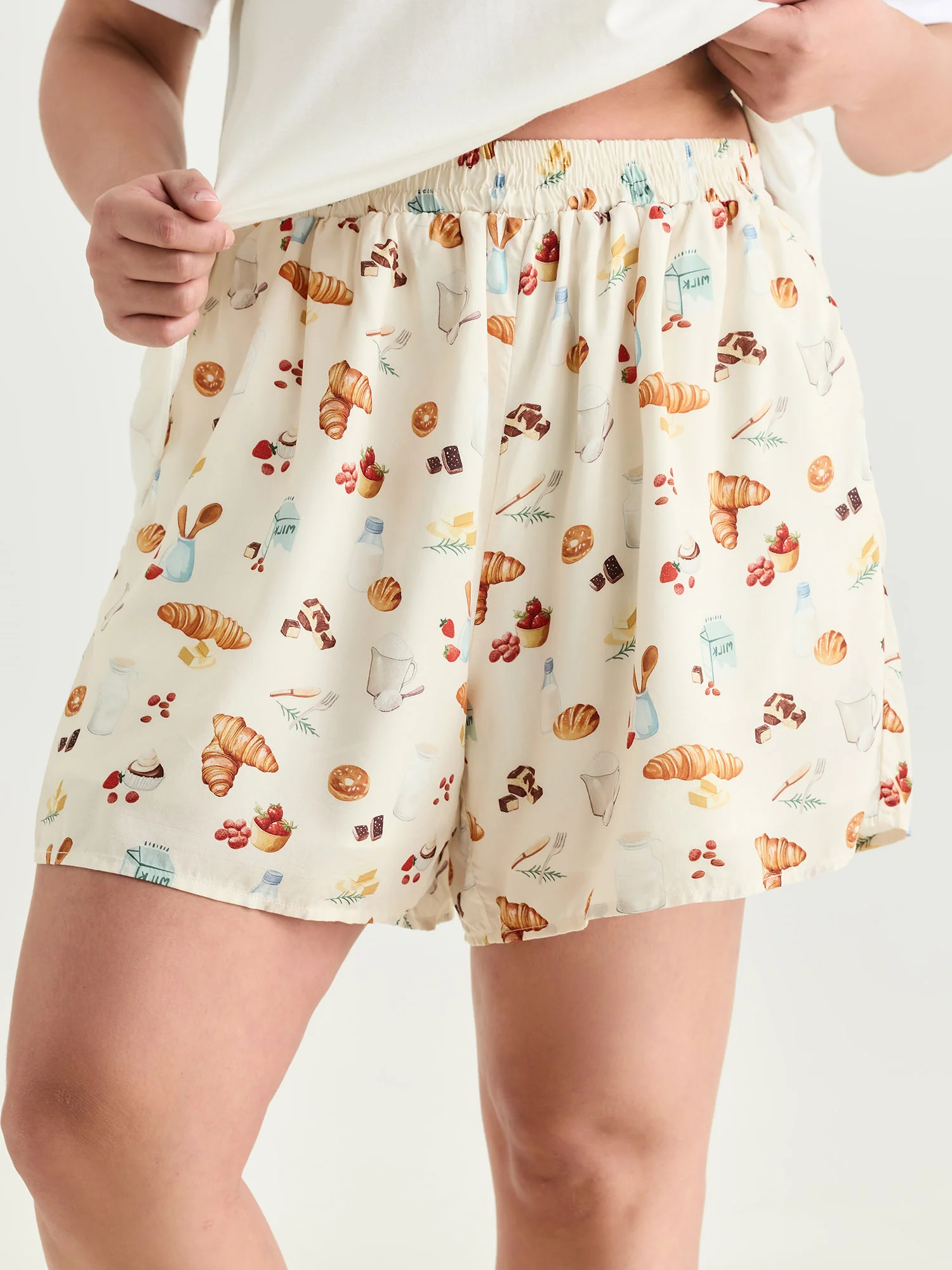 Supersoft Butter Croissant Print Lounge Set - Image 4