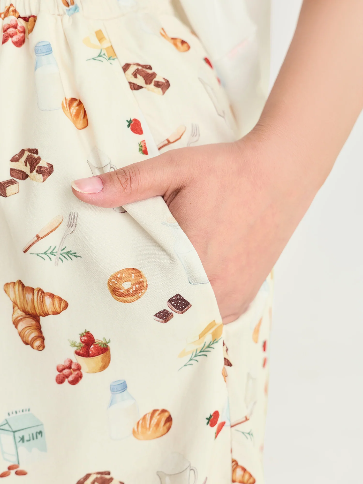 Supersoft Butter Croissant Print Lounge Set - Image 5