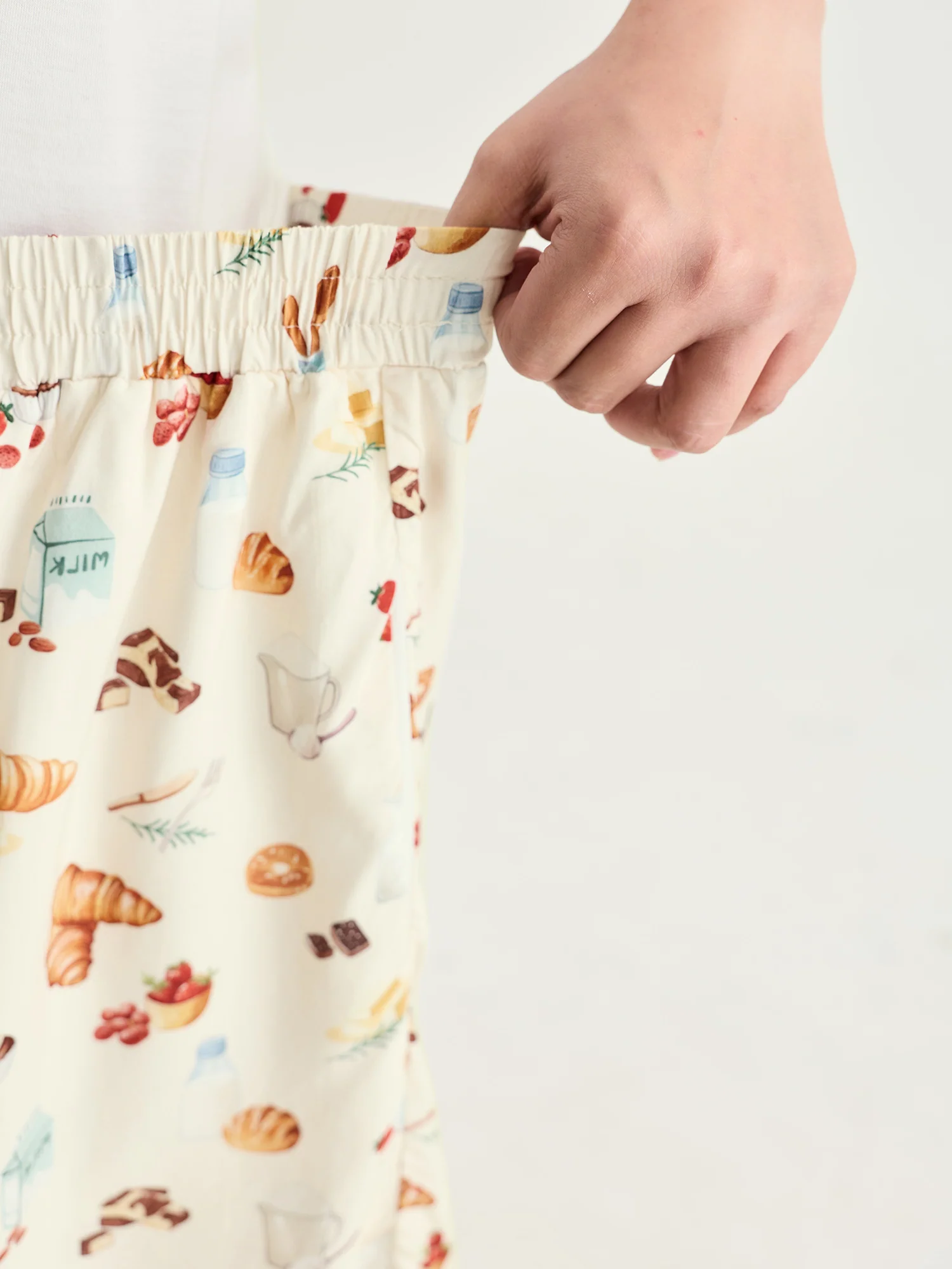 Supersoft Butter Croissant Print Lounge Set - Image 6