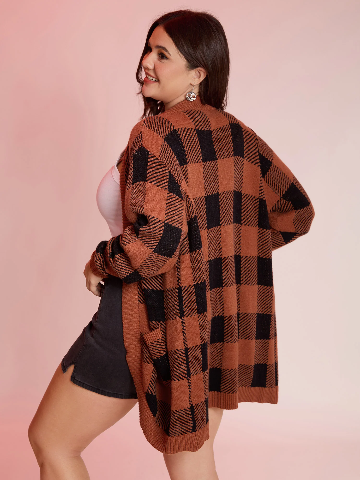 Supersoft Check Pattern Curvy Hem Pockets Cardigan - Image 4