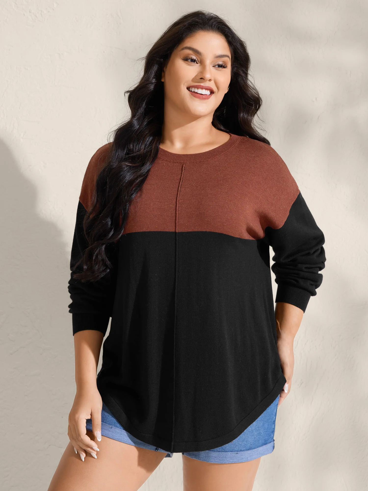 Supersoft Color Block Drop Shoulders Curvy Hem Pullover - Image 2