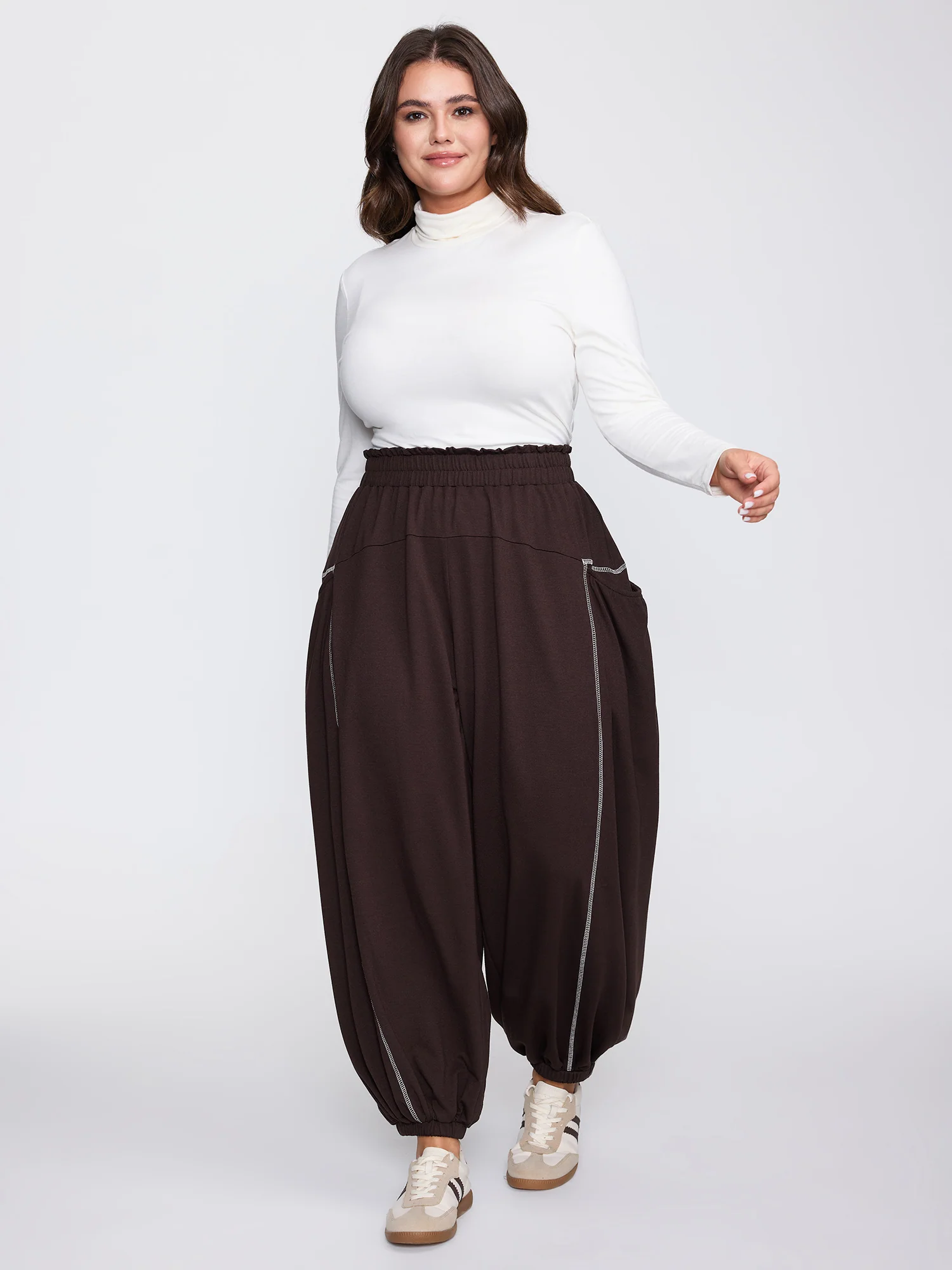 Supersoft Color Contrast Edges Pockets Pants - Image 3