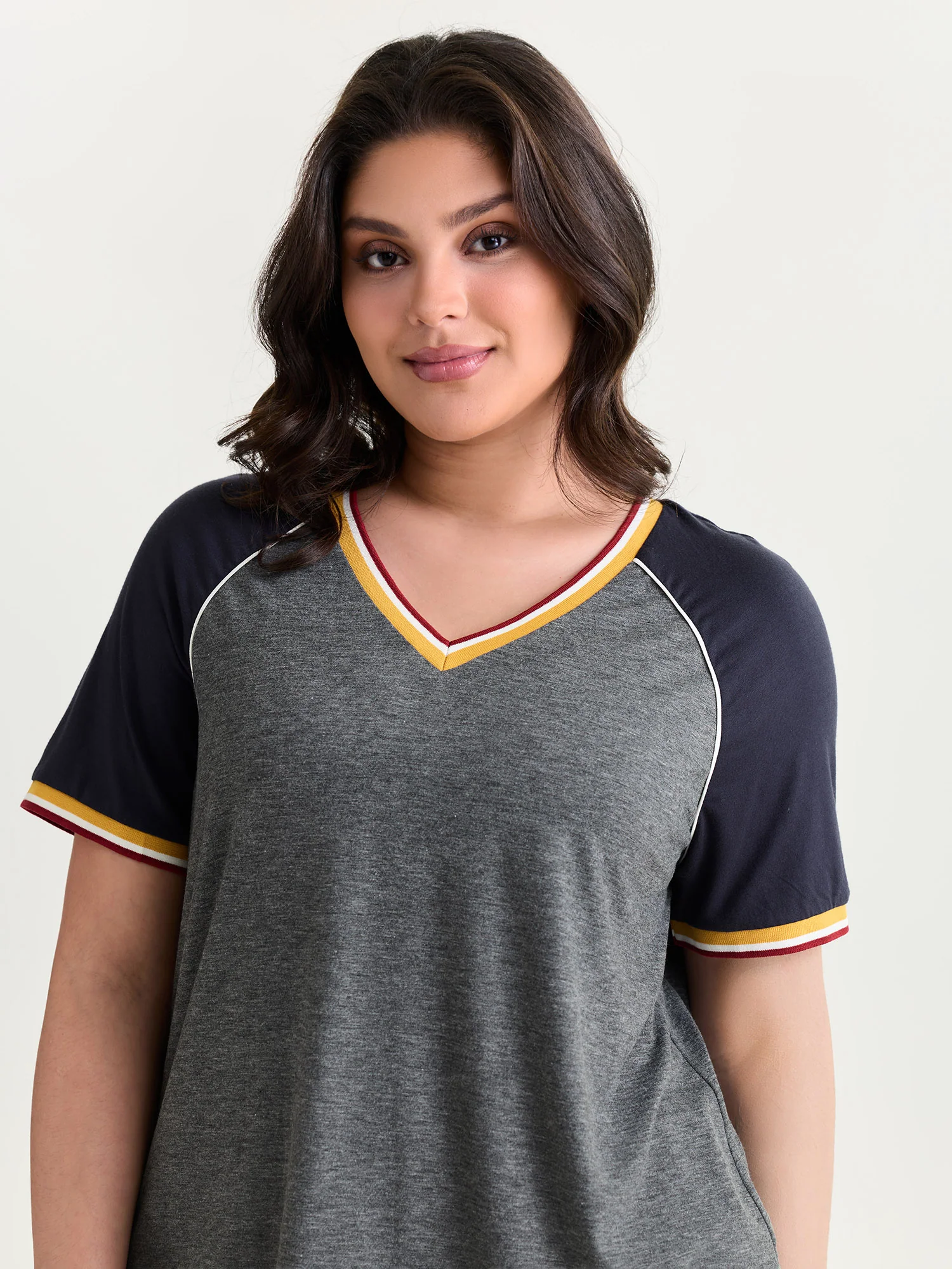 Supersoft Color Contrast Raglan Sleeve T-Shirt - Image 2
