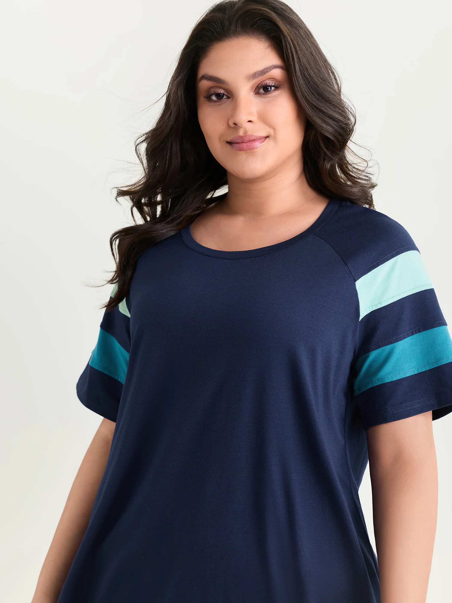 Supersoft Colorblock Sleeve Round Neck T-Shirt - Image 2