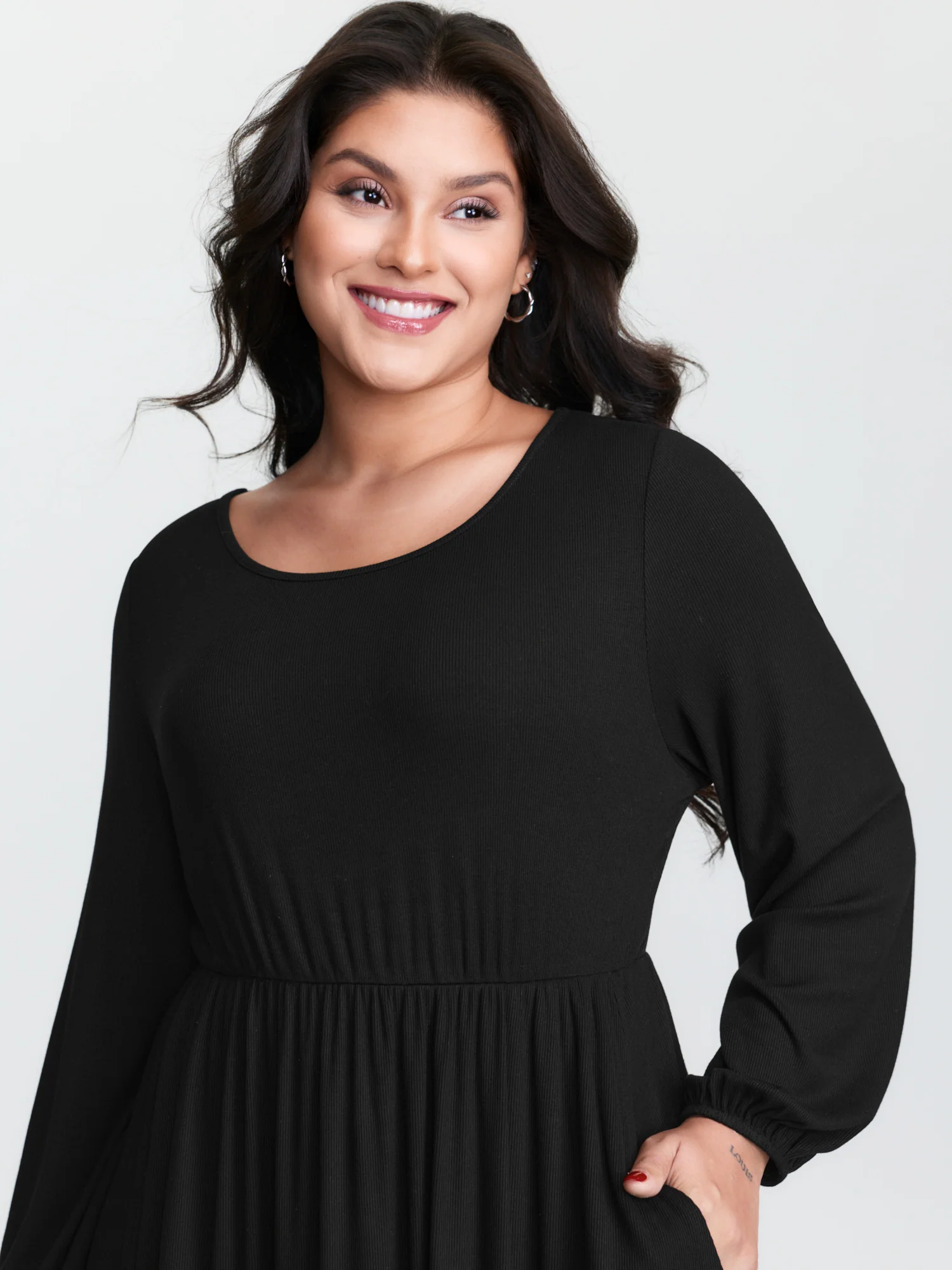 Supersoft Cut-Out Back Round Neck Midi Dress - Image 3