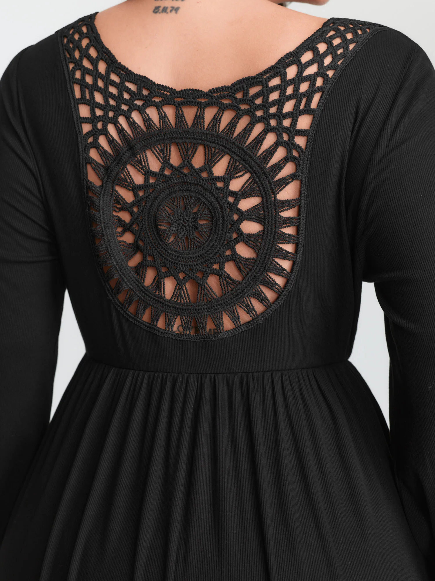 Supersoft Cut-Out Back Round Neck Midi Dress - Image 4