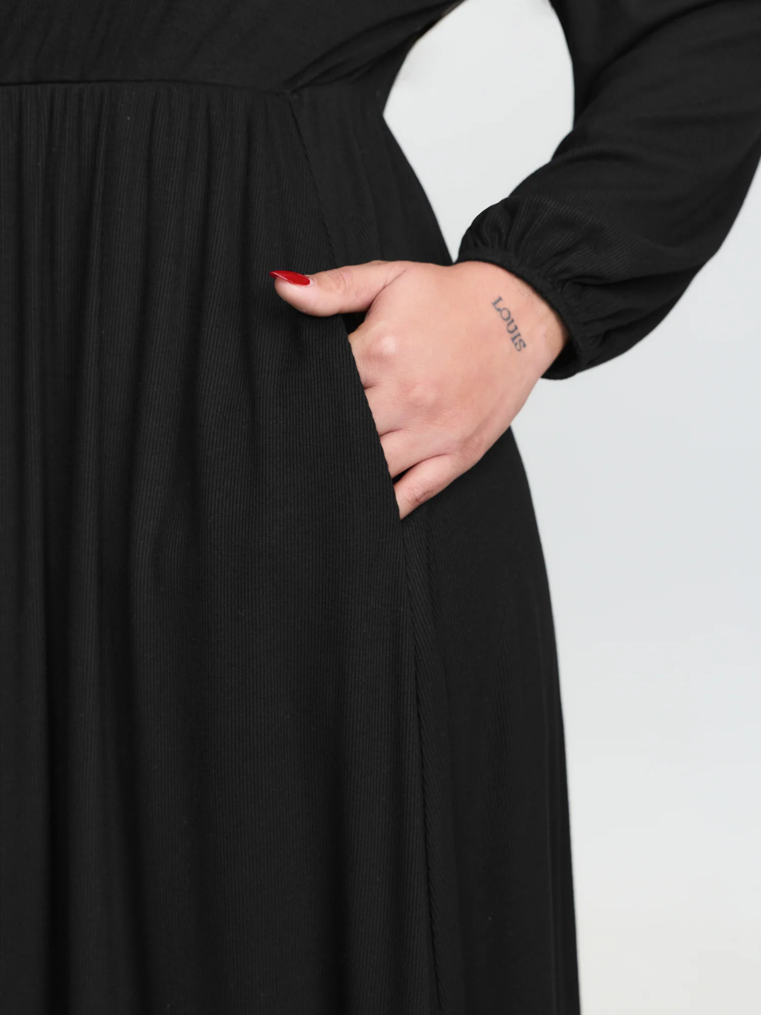 Supersoft Cut-Out Back Round Neck Midi Dress - Image 5