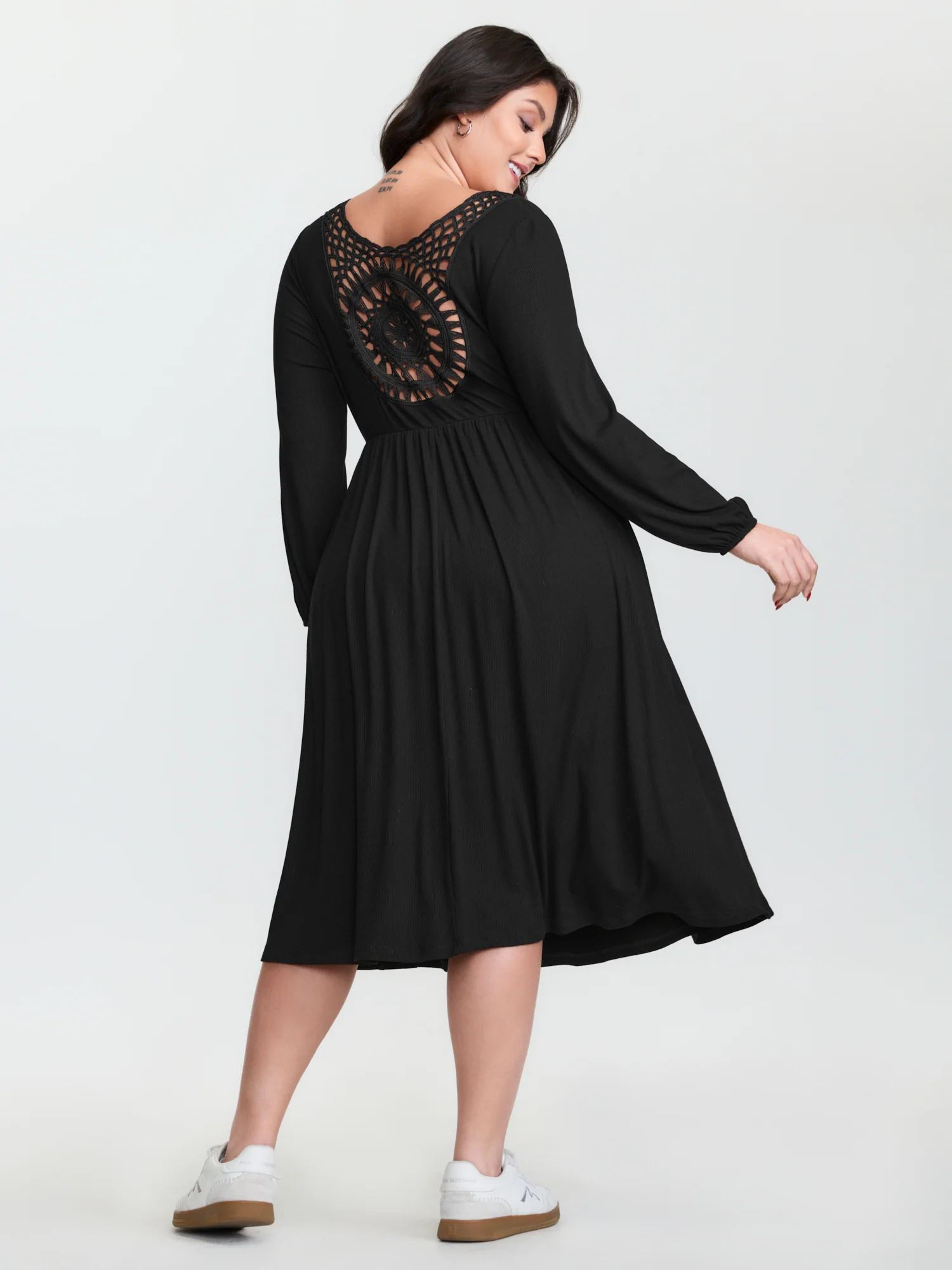 Supersoft Cut-Out Back Round Neck Midi Dress - Image 6