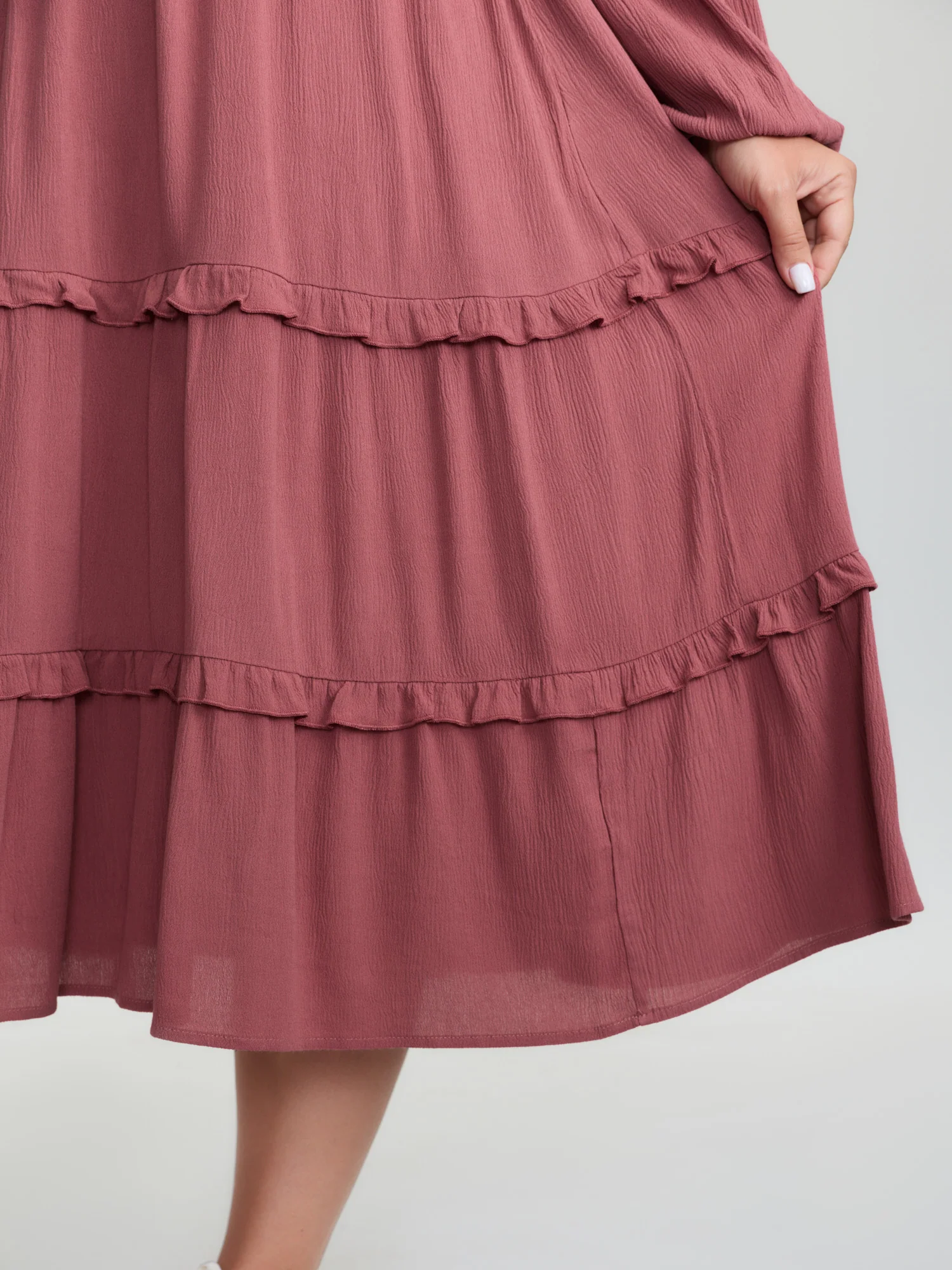 Supersoft Cut-Out Back Ruffled Midi Dress - Image 4