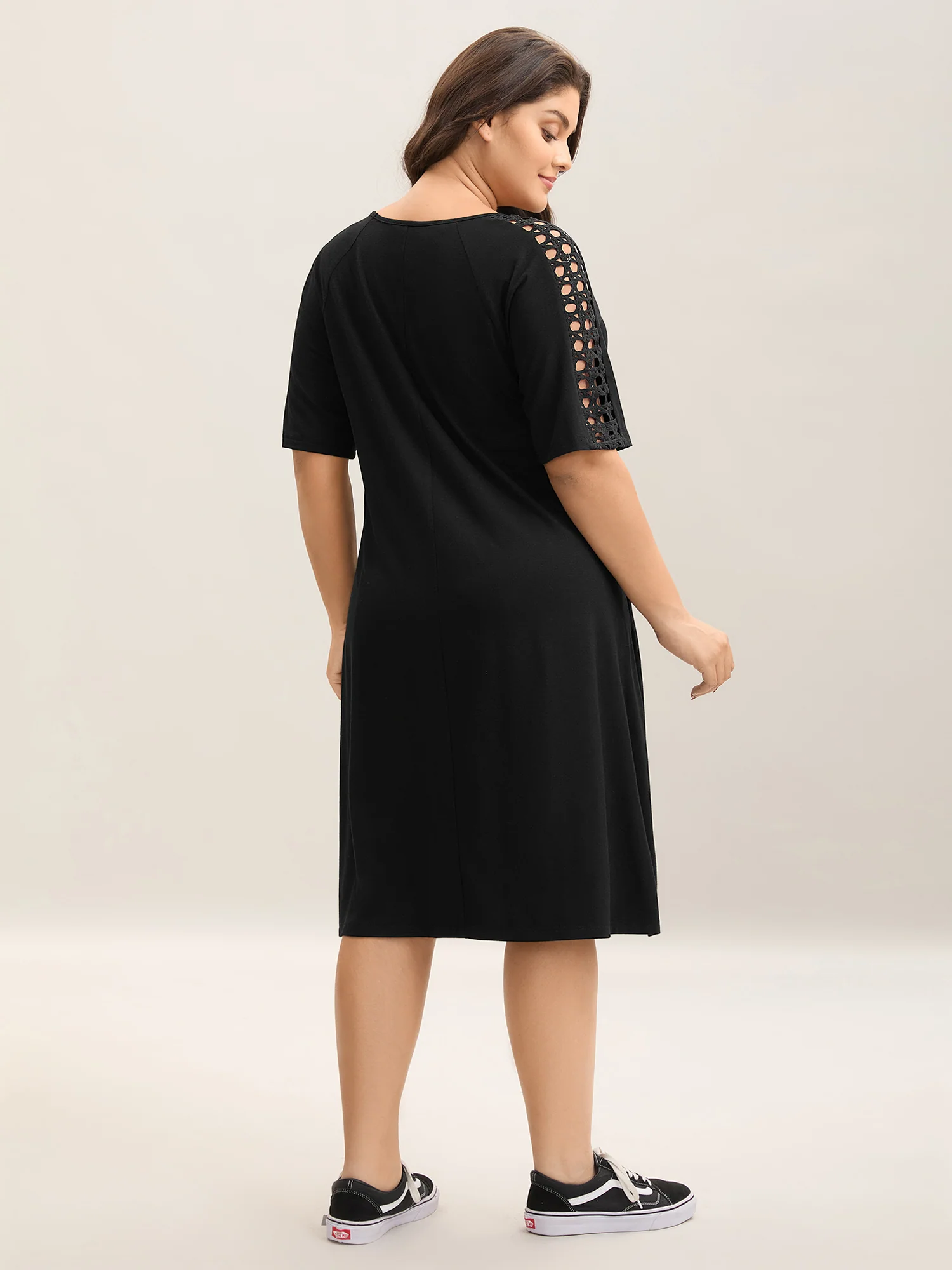 Supersoft Cut-Out Sleeve Midi Dress - Image 4