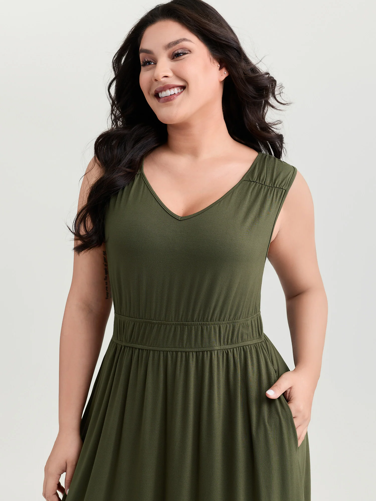 Supersoft Deep V-Neckline Stretchy Waist Midi Dress - Image 2