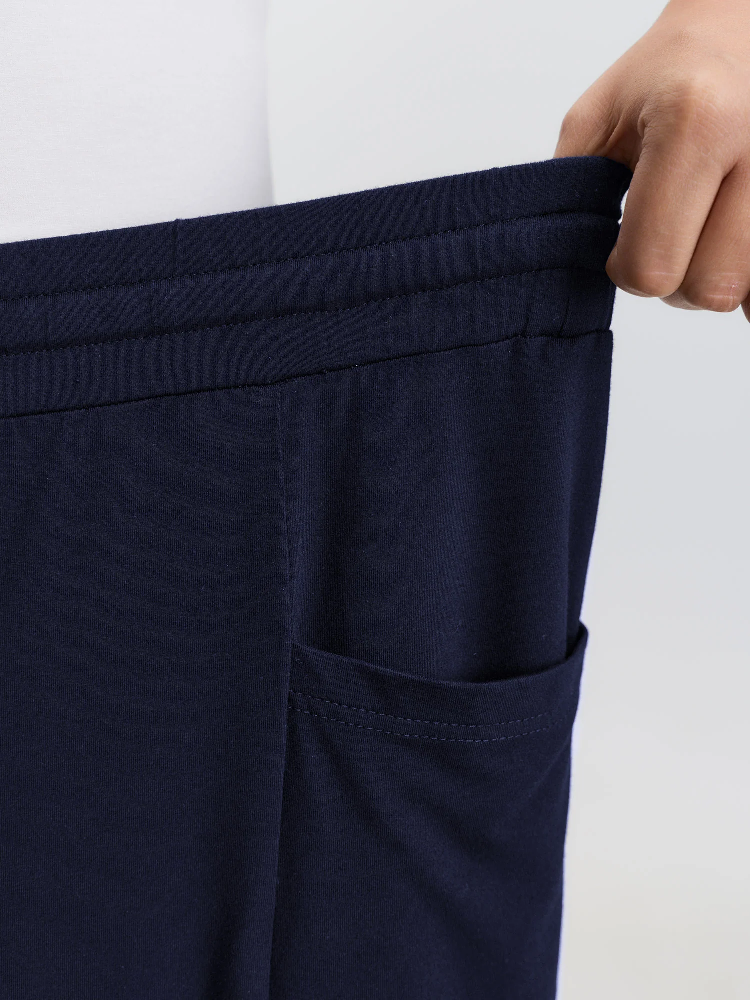 Supersoft Drawstring Cropped Jogger Pants - Image 12