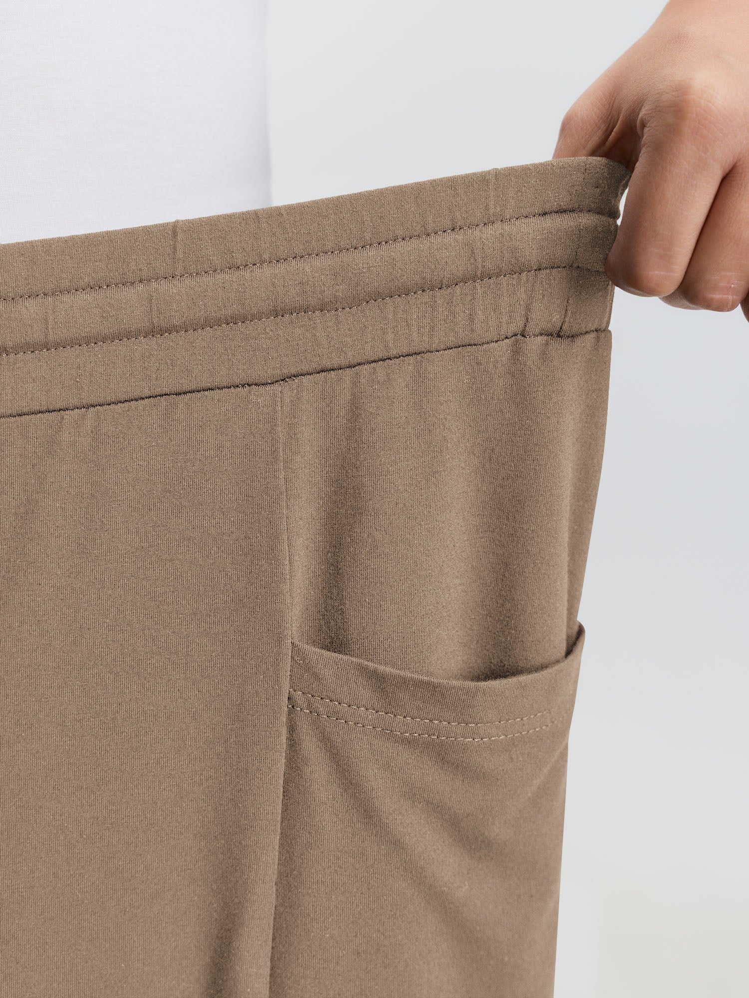Supersoft Drawstring Cropped Jogger Pants - Image 28