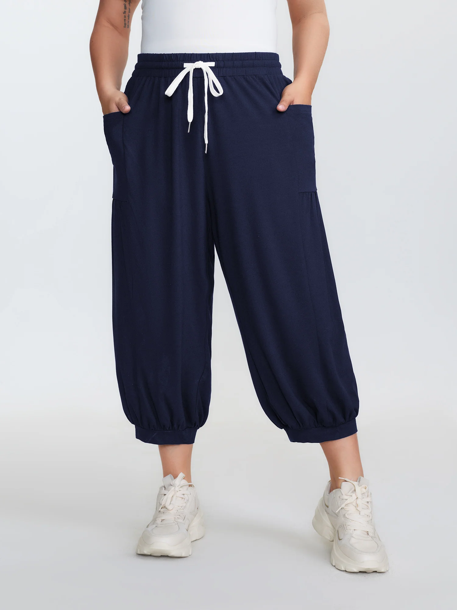 Supersoft Drawstring Cropped Jogger Pants - Image 9