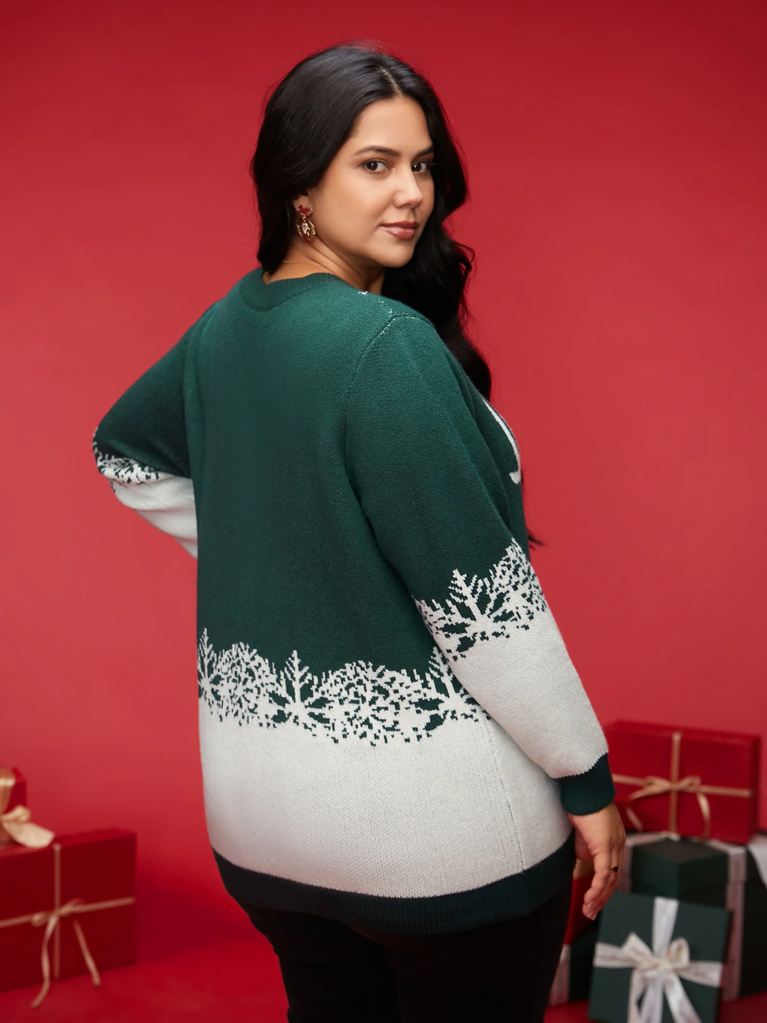 Supersoft Essentials Frosty Deer Pattern Contrast Color Pullover - Image 2