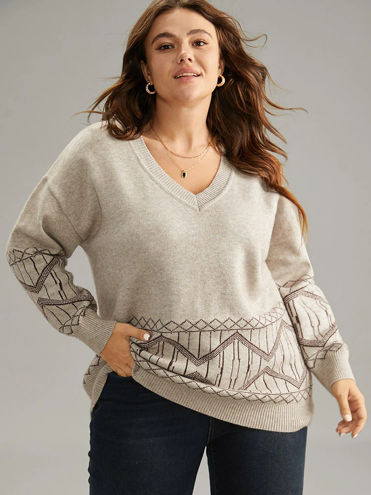 Supersoft Essentials Geometric Graphic V Neck Pullover - Image 4