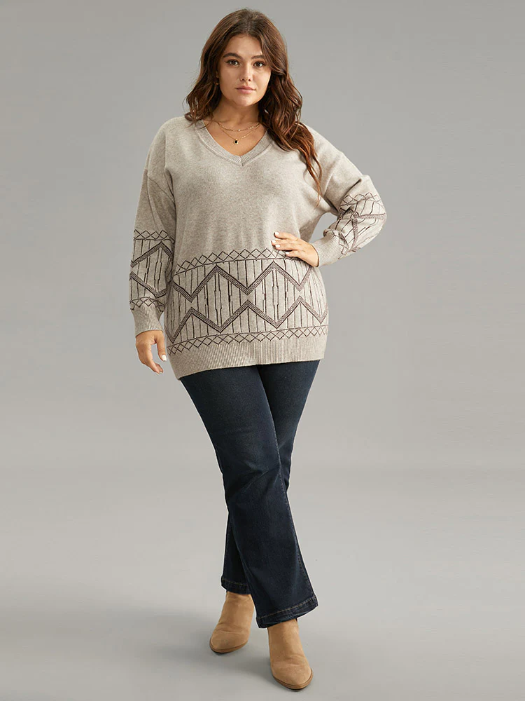 Supersoft Essentials Geometric Graphic V Neck Pullover - Image 5
