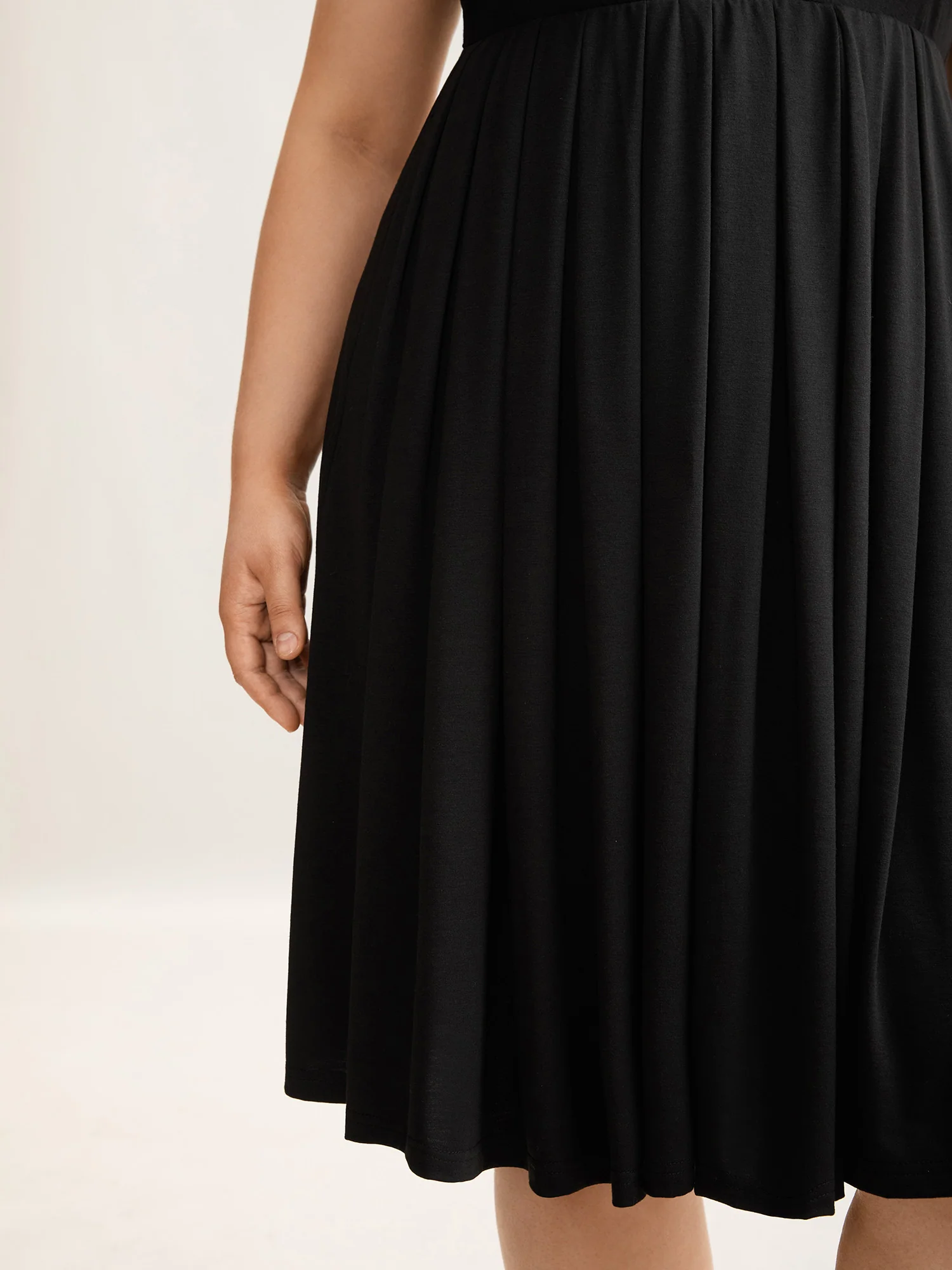Supersoft Essentials Pleated Stretchy Waist Mini Dress - Image 5