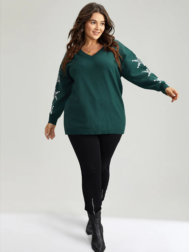 Supersoft Essentials Snowflake Print V Neck Pullover - Image 5