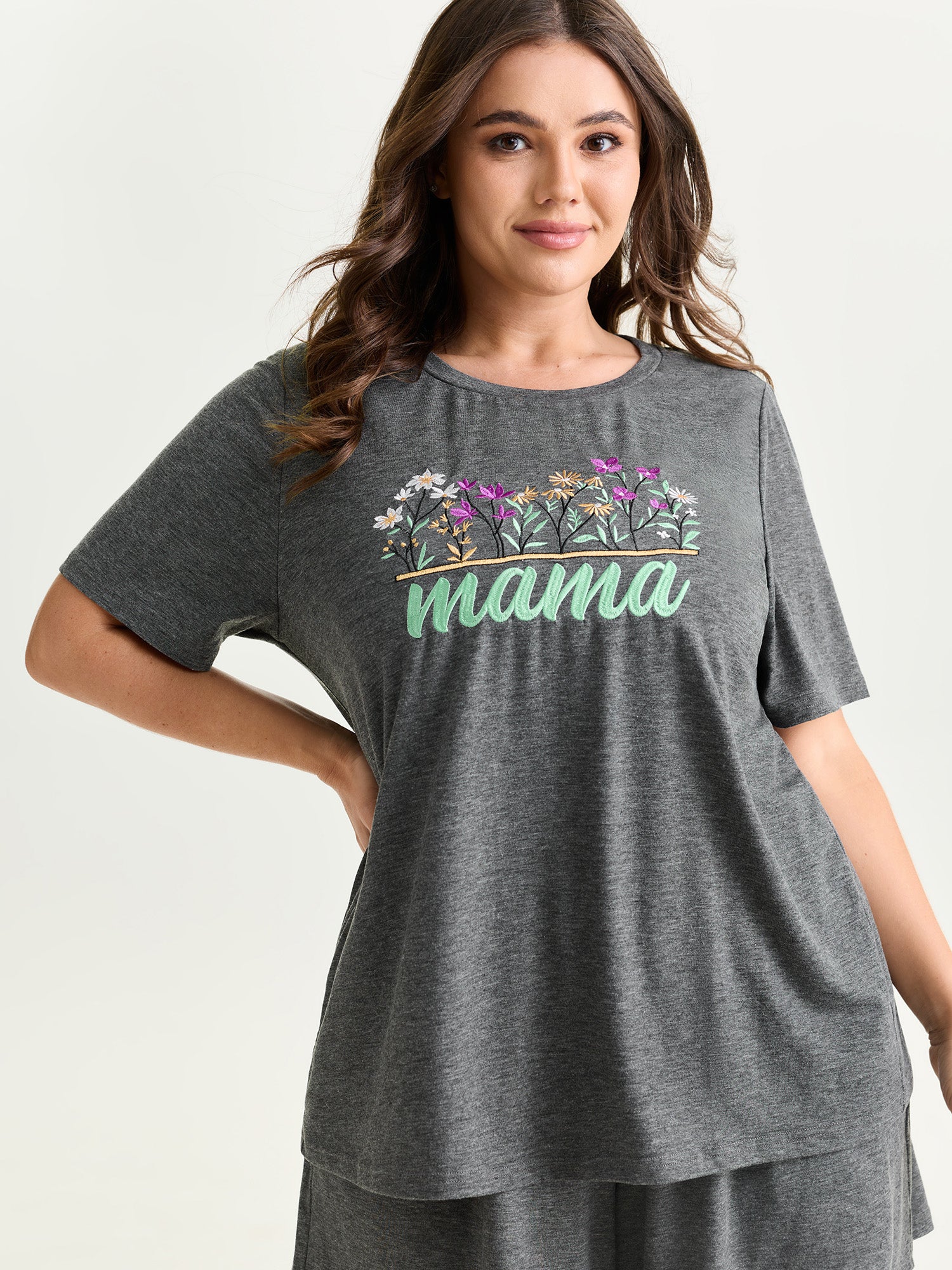 Supersoft Floral Mama Embroidered Lounge Set - Image 5