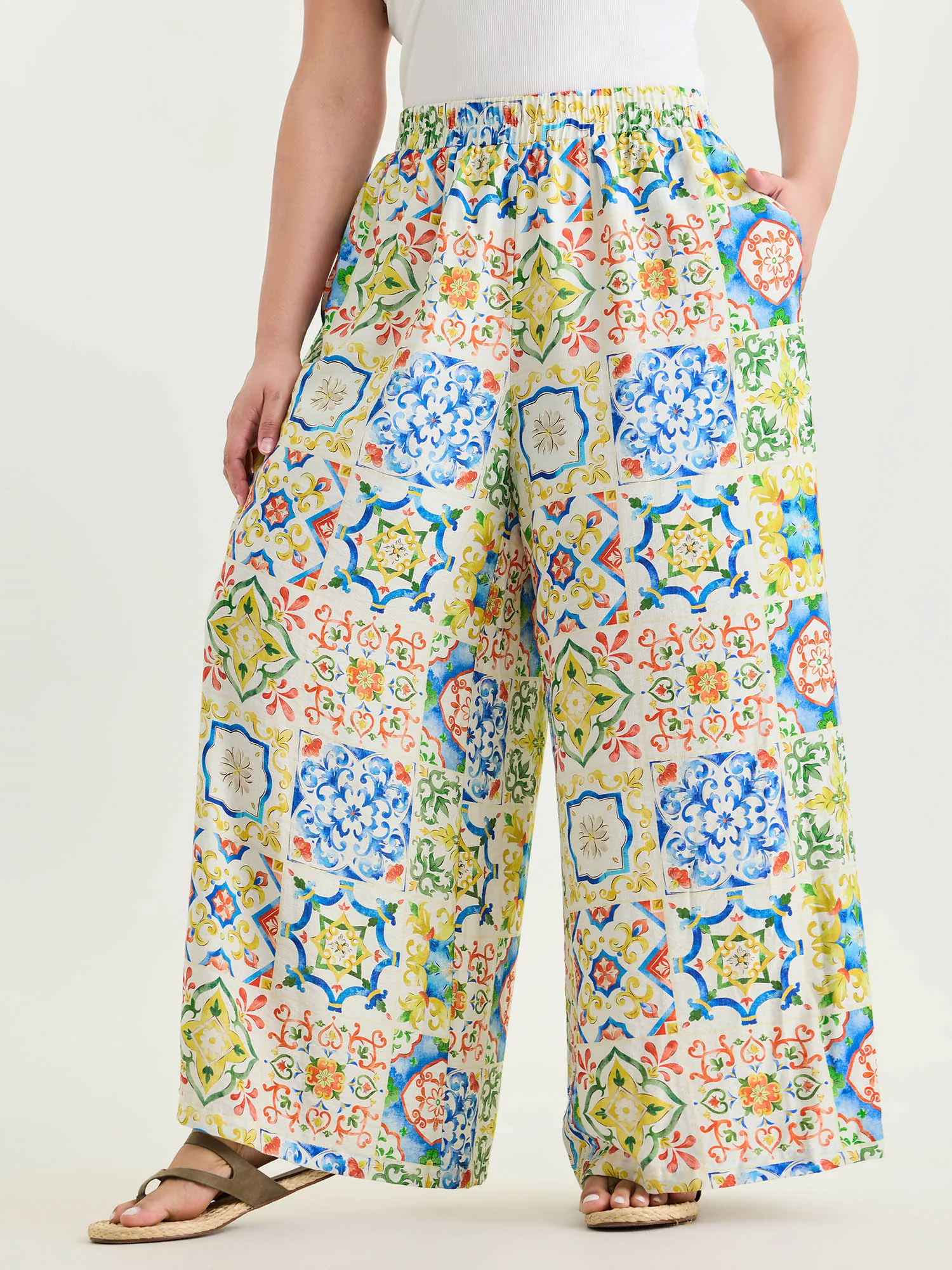 Supersoft Floral Patchwork Print Pockets Pants - Image 2