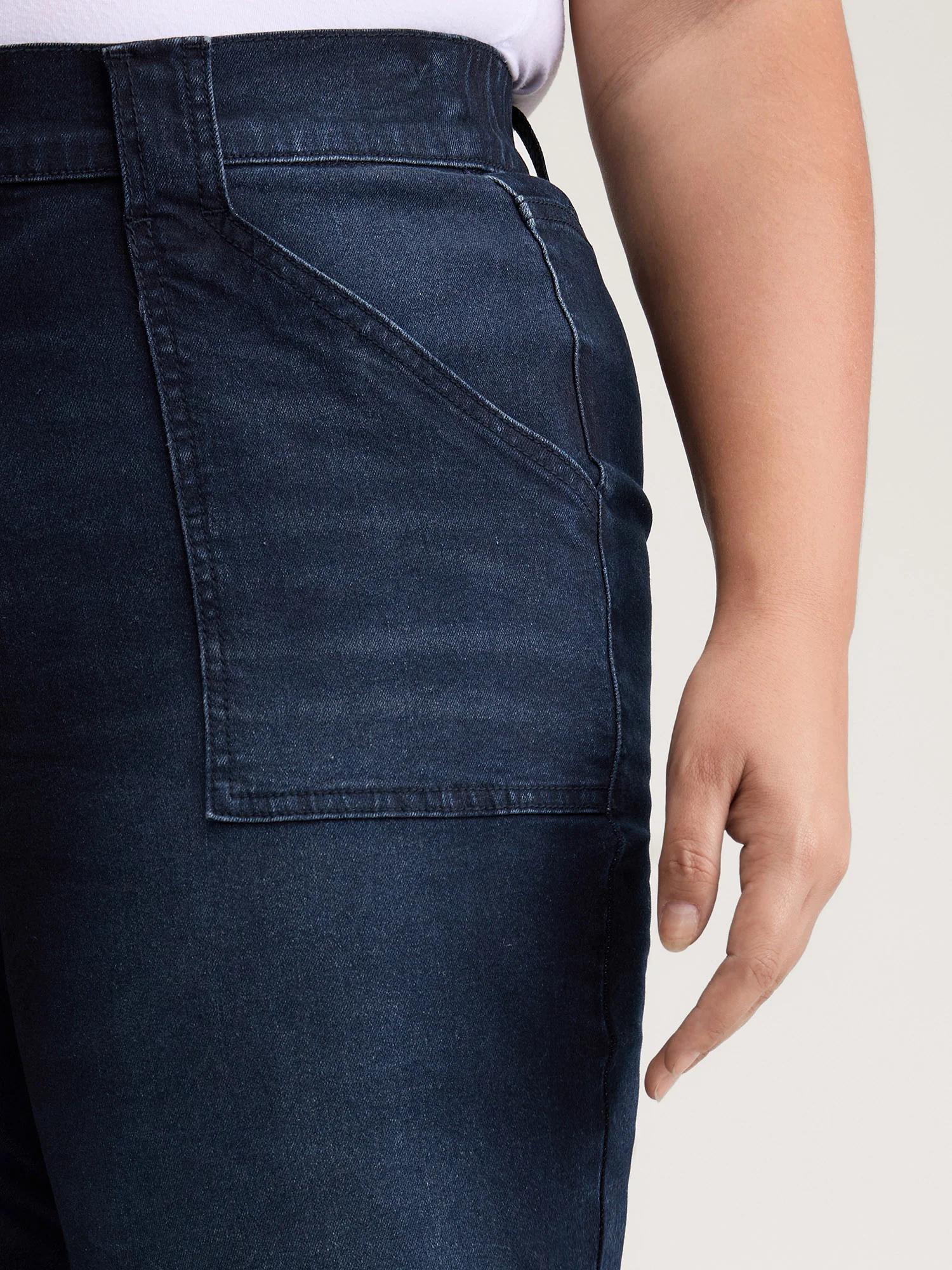 Supersoft Front Pockets Straight-Leg Mid-Rise Jeans - Image 3