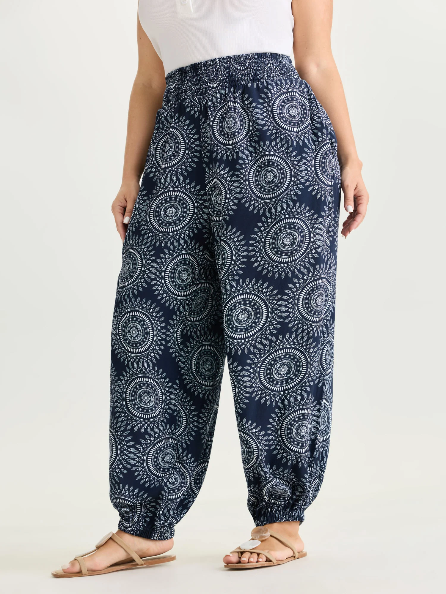 Supersoft Geometric Print Pockets Shirred Waist Pants - Image 2