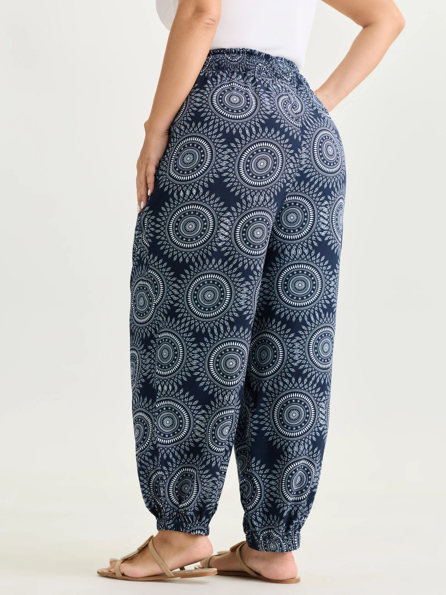 Supersoft Geometric Print Pockets Shirred Waist Pants - Image 5