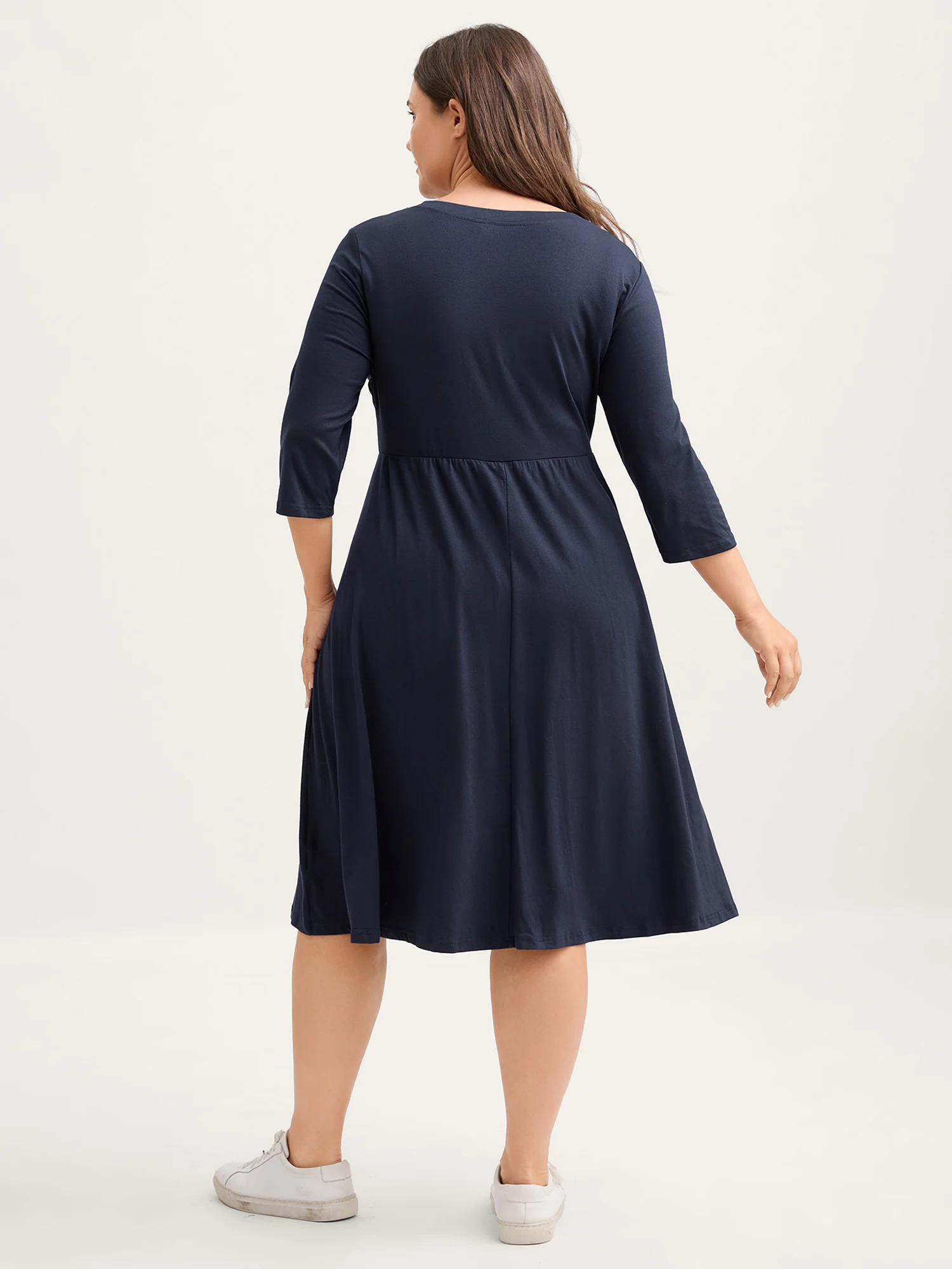 Supersoft Neck Tie-Up Pockets Midi Dress - Image 4