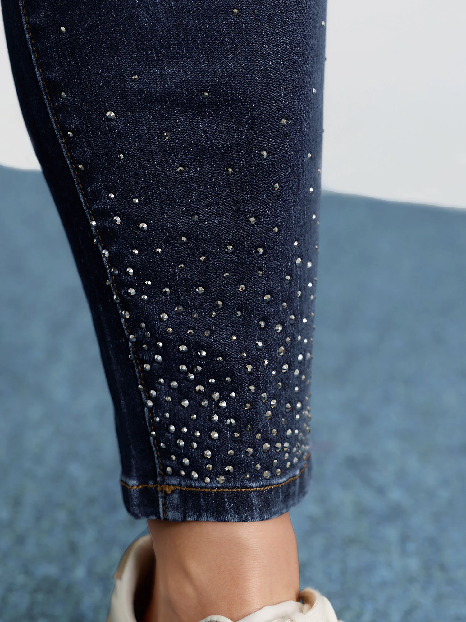 Pull-On Rhinestone Hem Cropped Jeans - Image 6