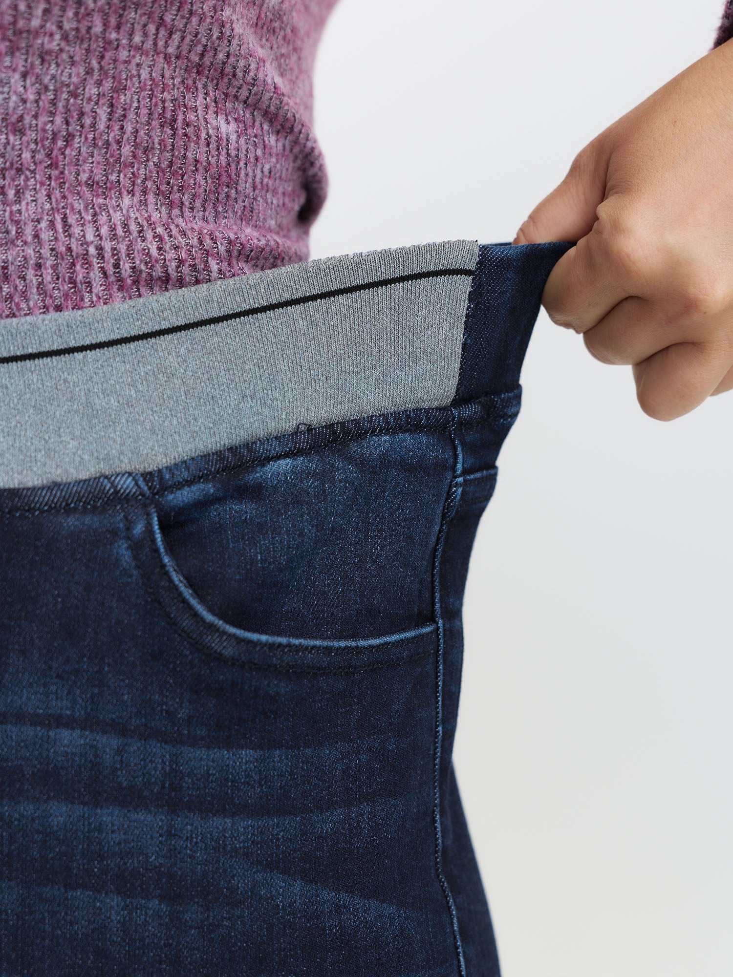 Contrast Elastic Waistband Cropped Jeans - Image 4