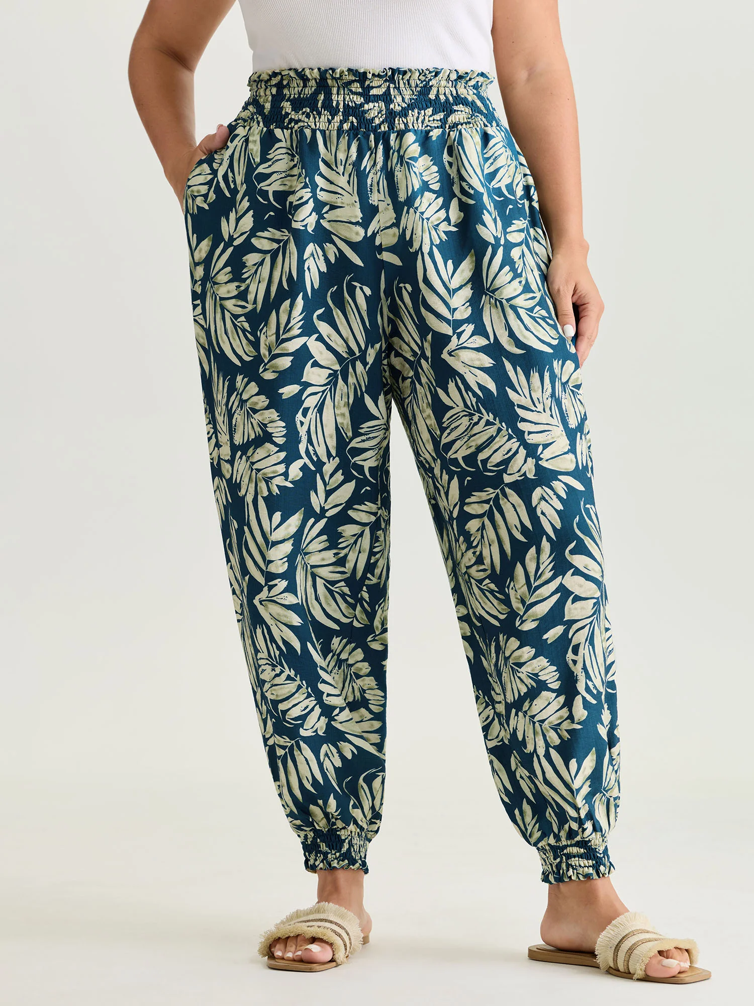Supersoft Silohuette Flower Shirred Cuff Pants - Image 2