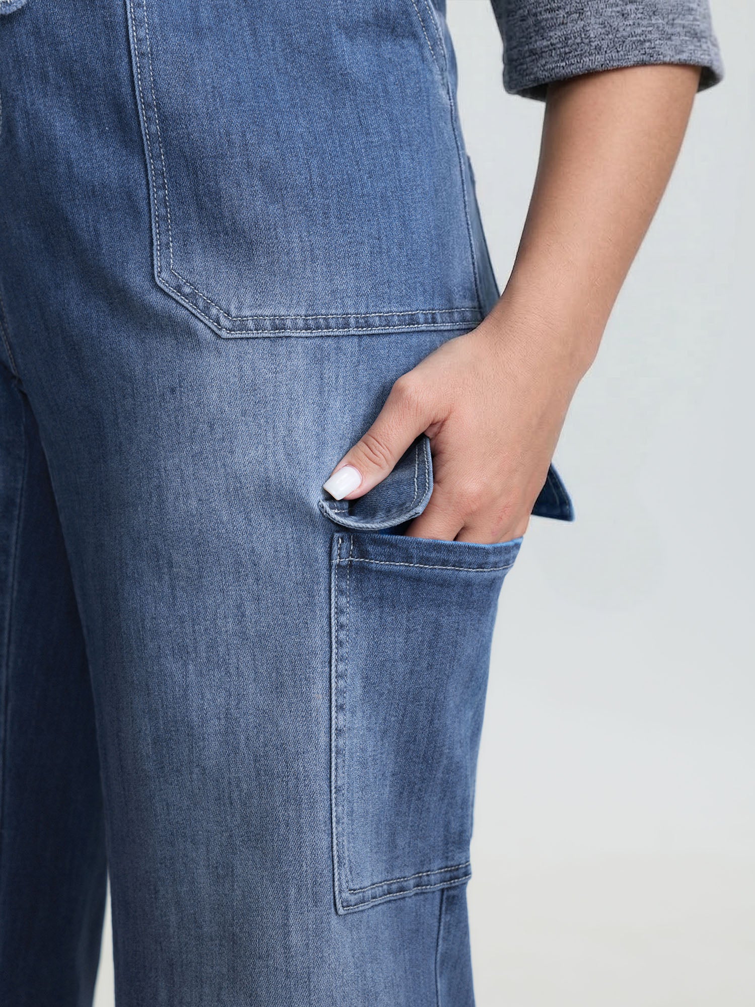 Supersoft Drawstring Wide-Leg Cargo Jeans - Image 5