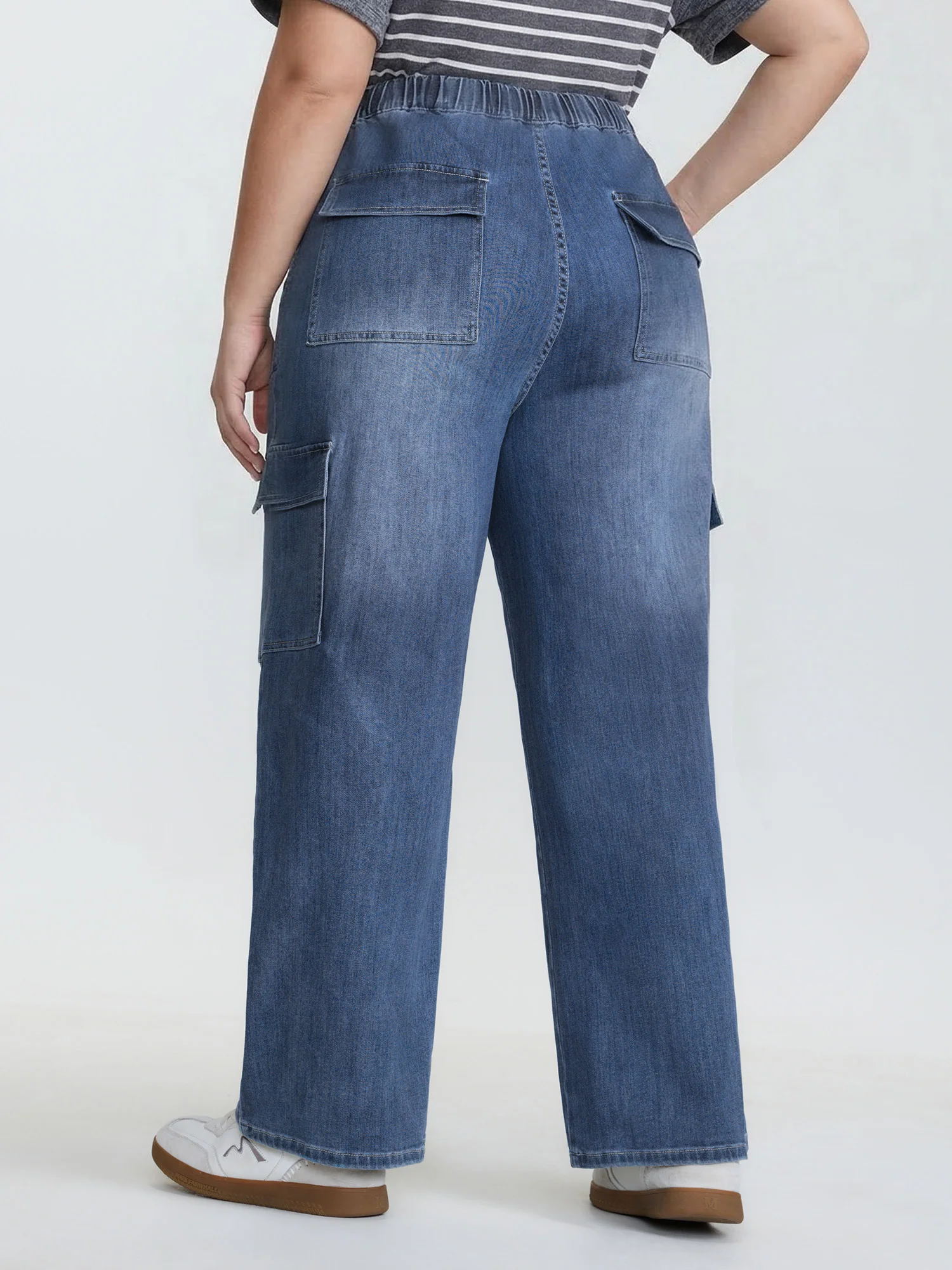 Supersoft Drawstring Wide-Leg Cargo Jeans - Image 6