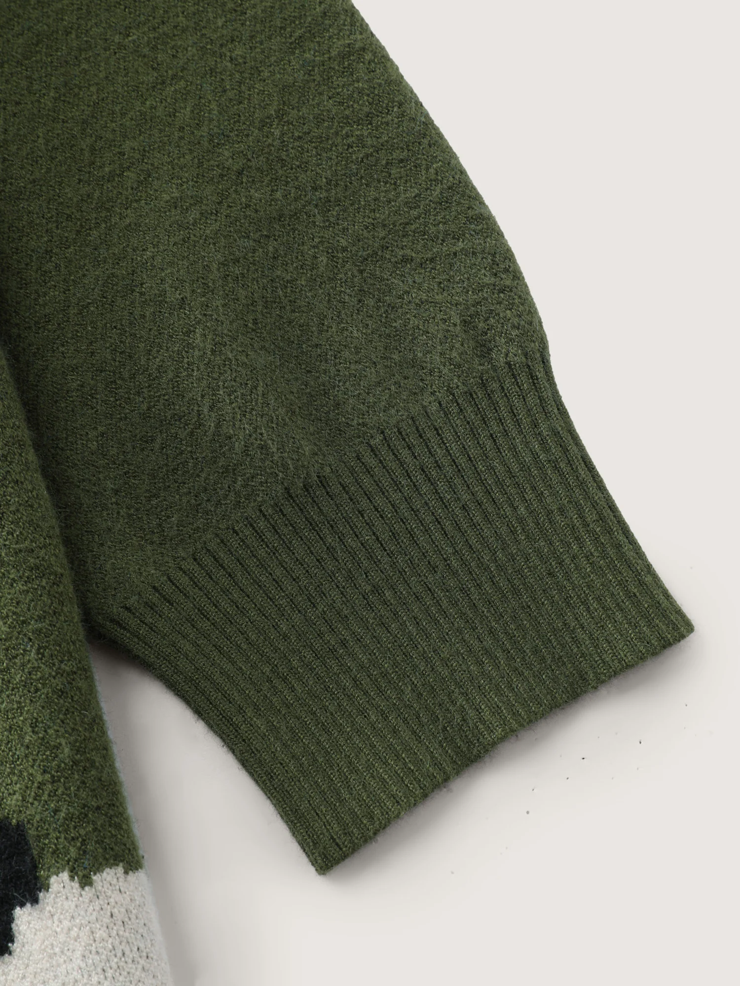Supersoft Stretchy Farmhouse Pattern Pullover - Image 7
