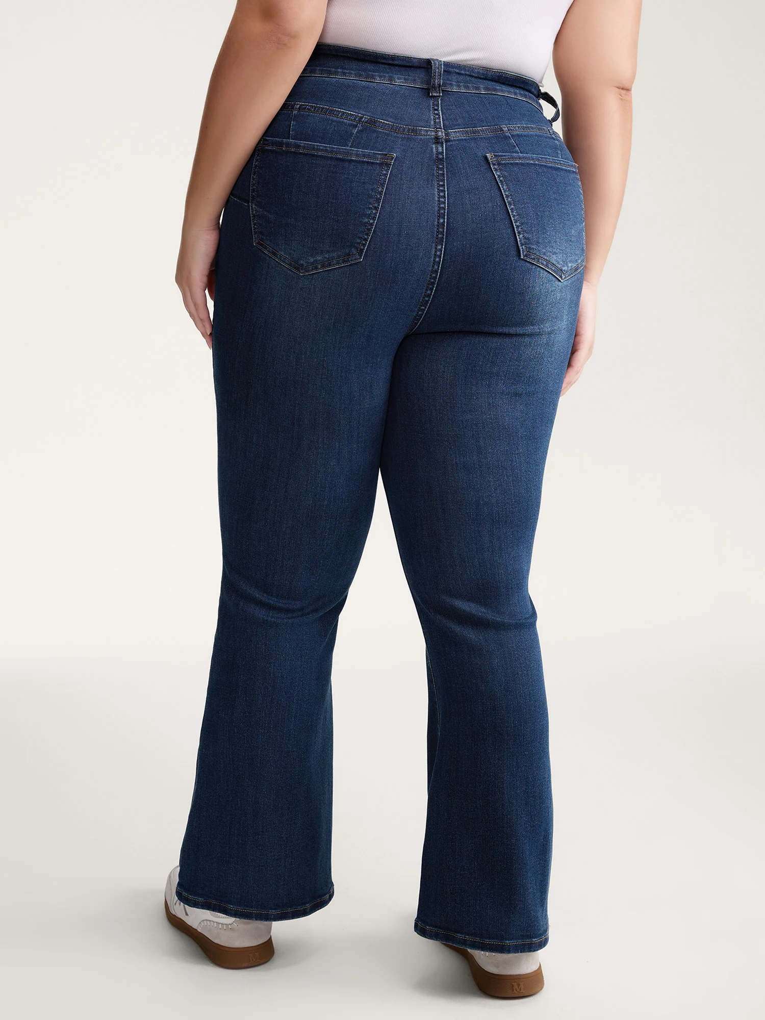 Thigh-Friendly Moderate Stretch Flare Jeans - Image 4