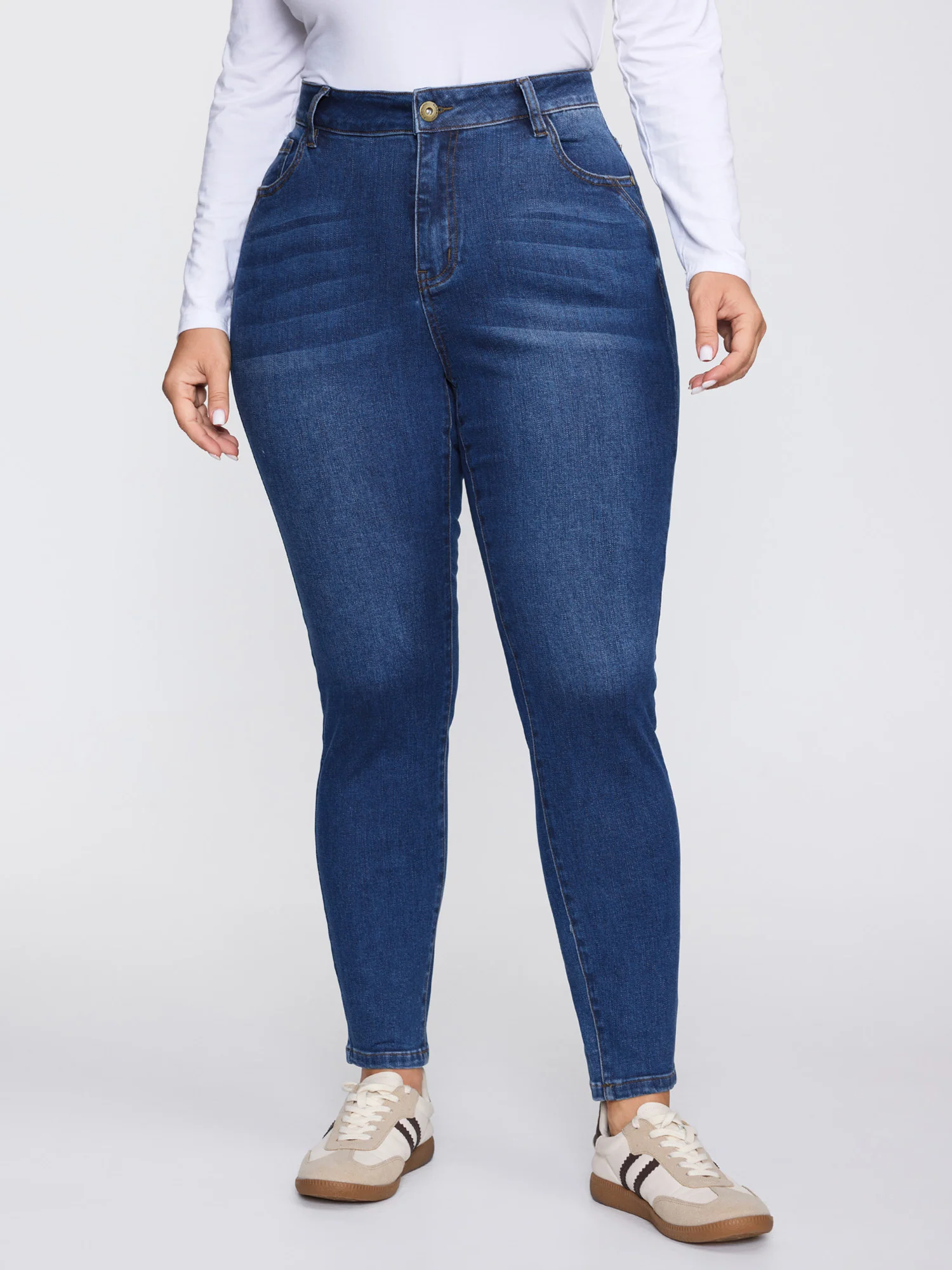 Everyday Moderate Stretch Skinny-Fit Cropped Jeans