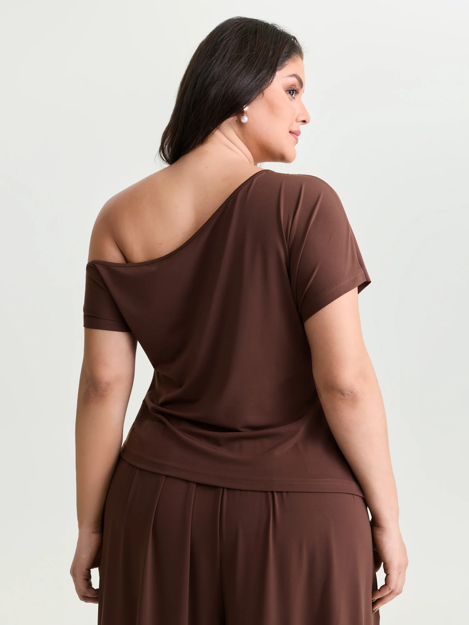 Supersoft Stretchy One-Shoulder Ruched Knit Top - Image 5