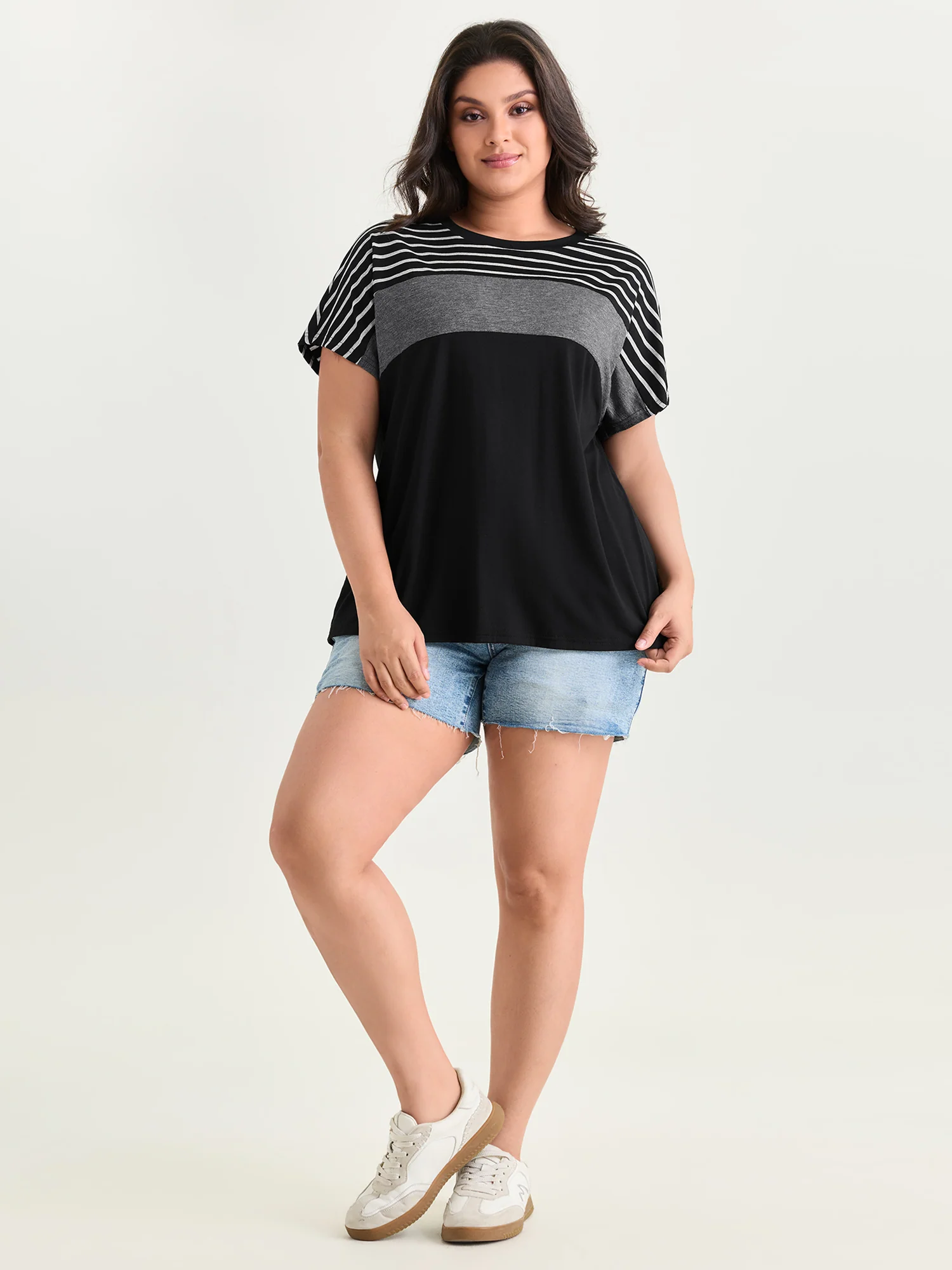 Supersoft Striped Print Color Contrast T-Shirt - Image 3