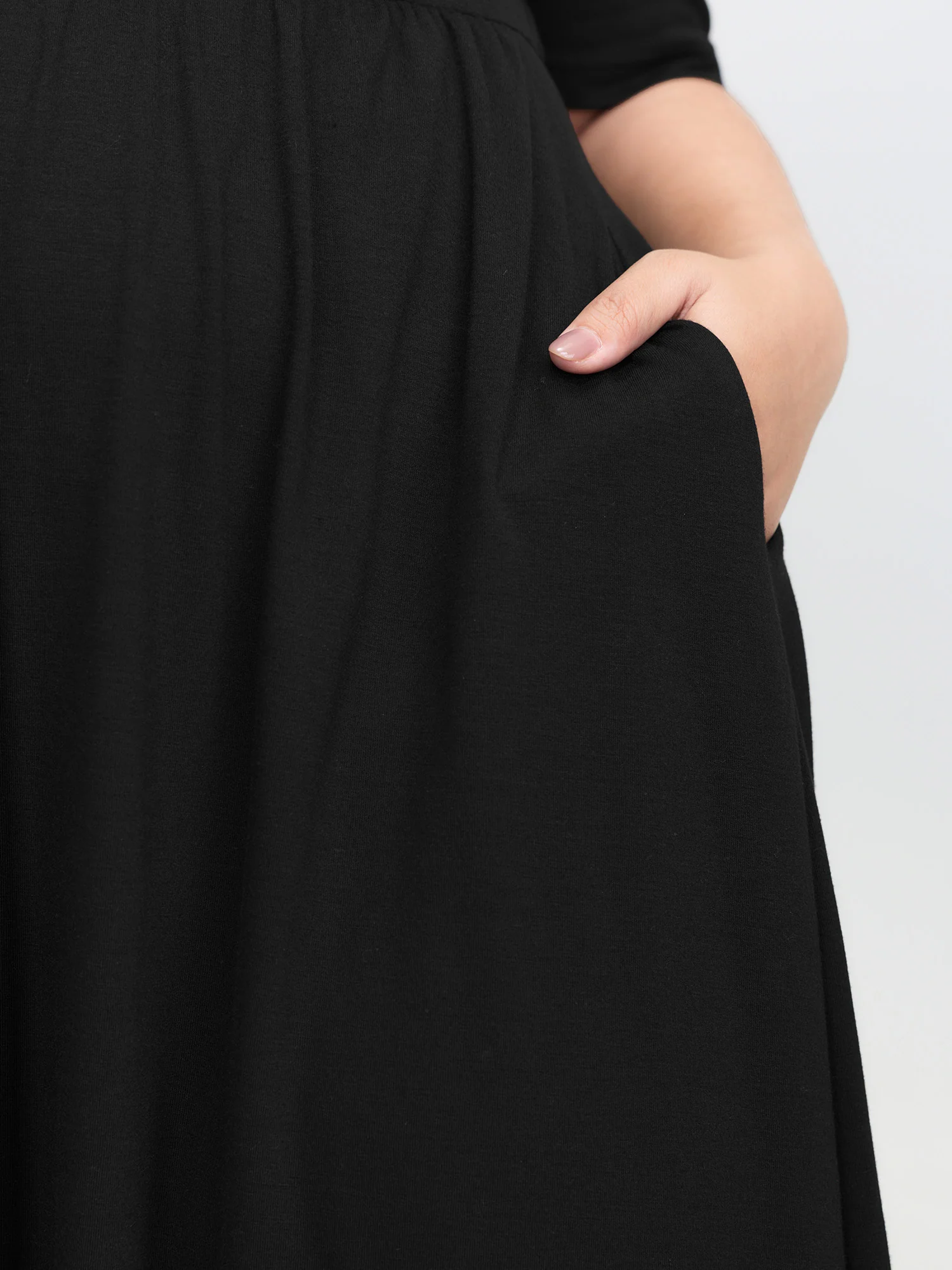 Supersoft Turtleneck Pockets Midi Dress - Image 4