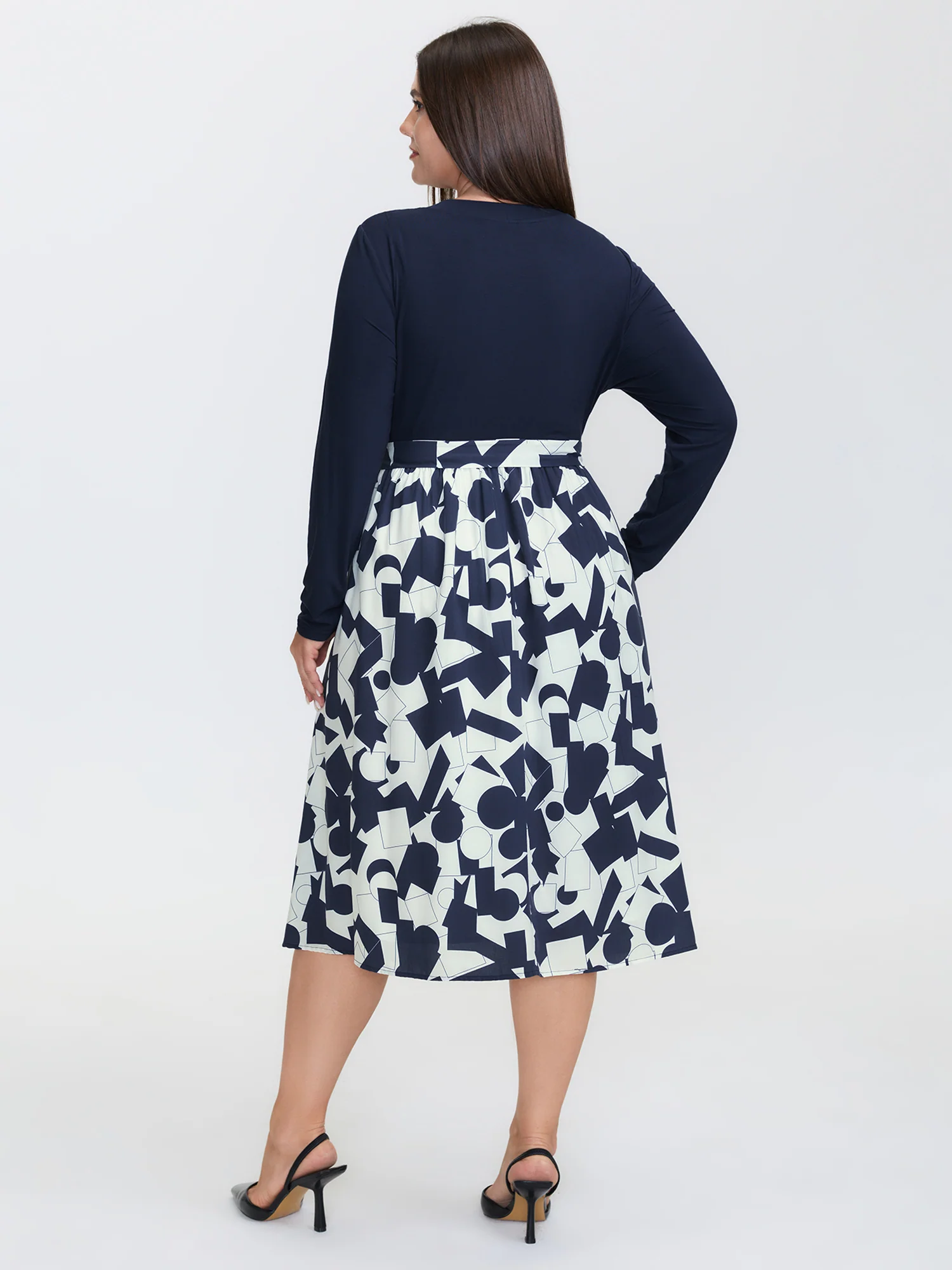 Supersoft Twist Neckline Floral Knit Midi Dress - Image 4