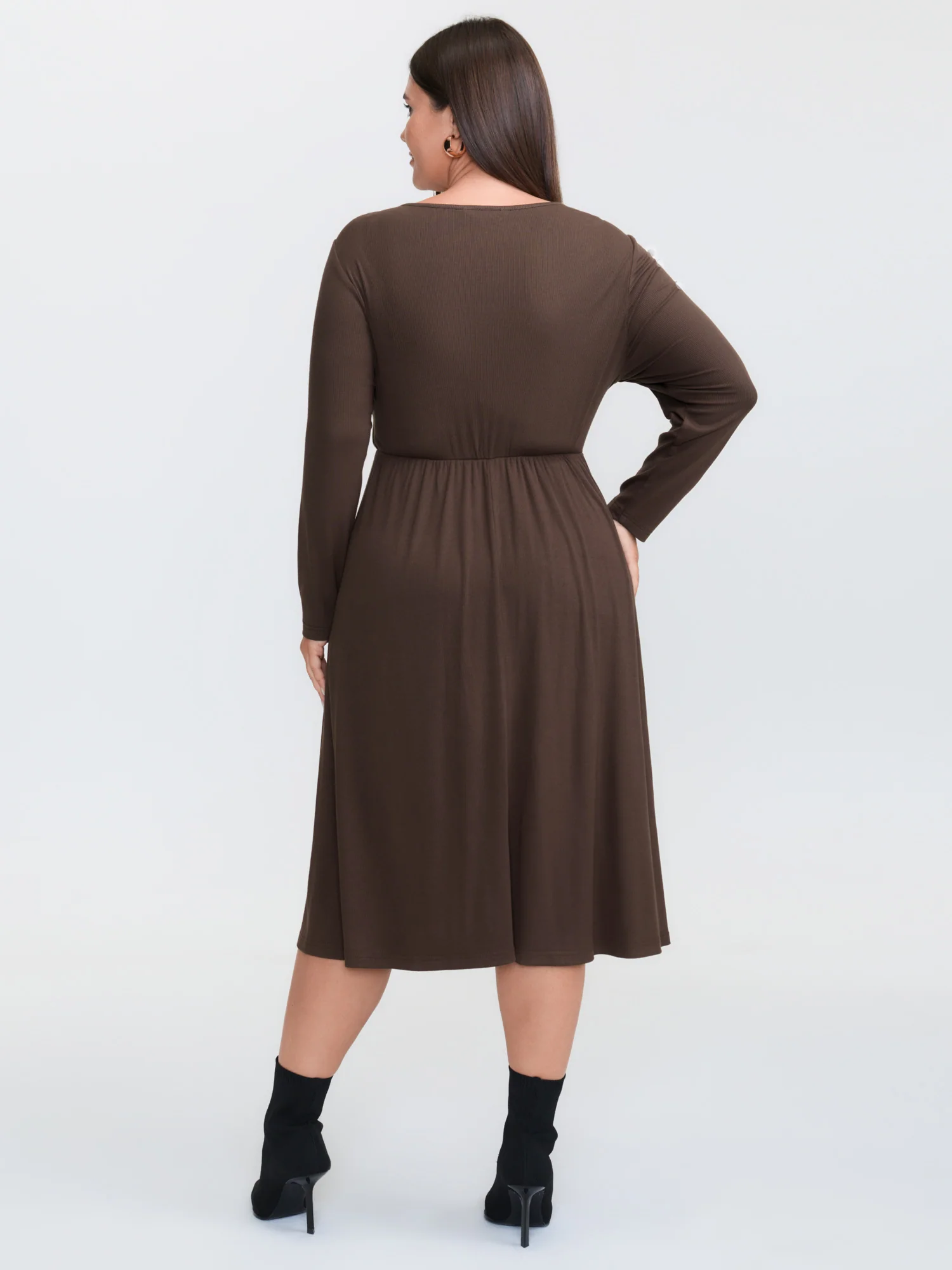 Supersoft Twisted Knot Cut-Out Midi Dress - Image 5